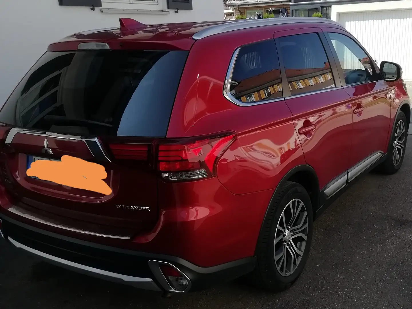 Mitsubishi Outlander Outlander 2.0 2WD CVT Edition 100 Rot - 2