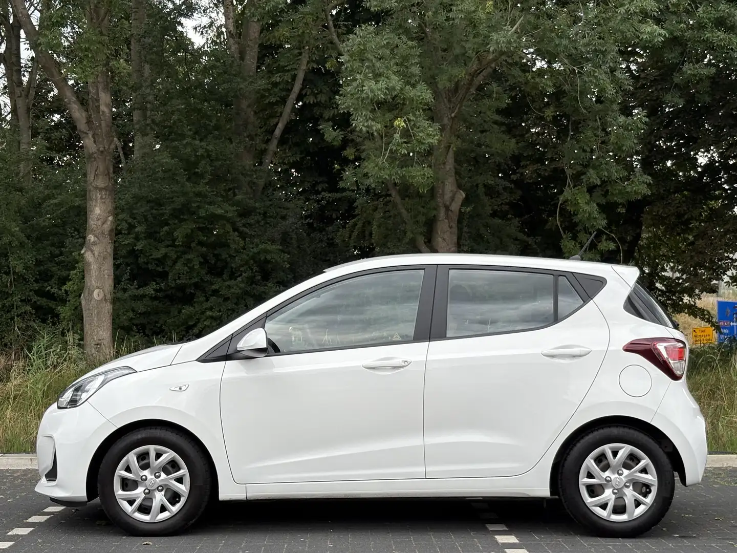 Hyundai i10 1.0i Comfort | Lage km-stand | Cruise control | El Wit - 2