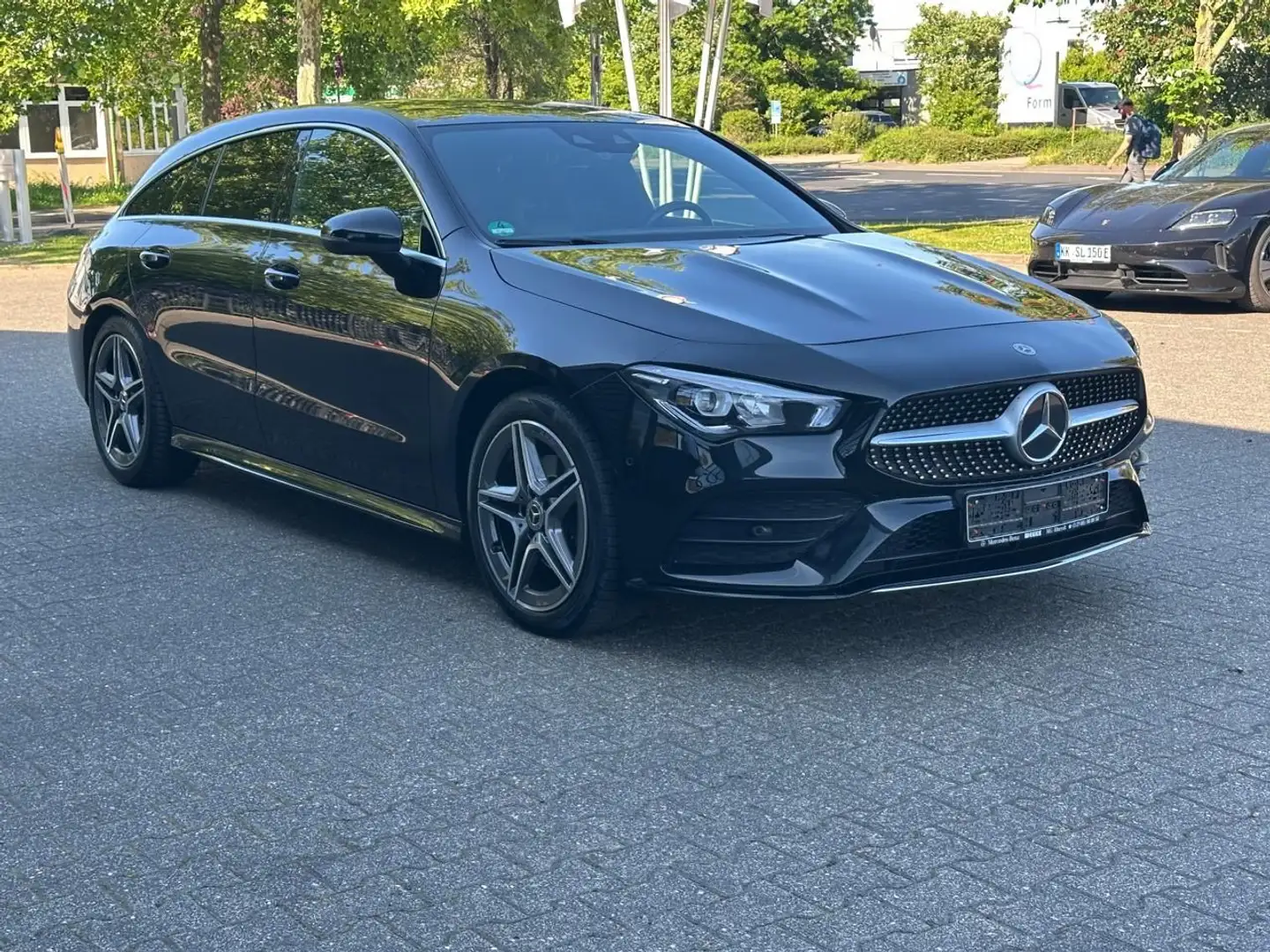 Mercedes-Benz CLA 180 CLA180d Shooting Brake AMG AMBIENTE LED PANORAMA Noir - 2