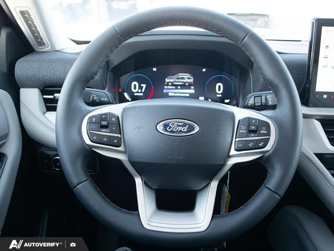 Ford Explorer снимка Ford Explorer
