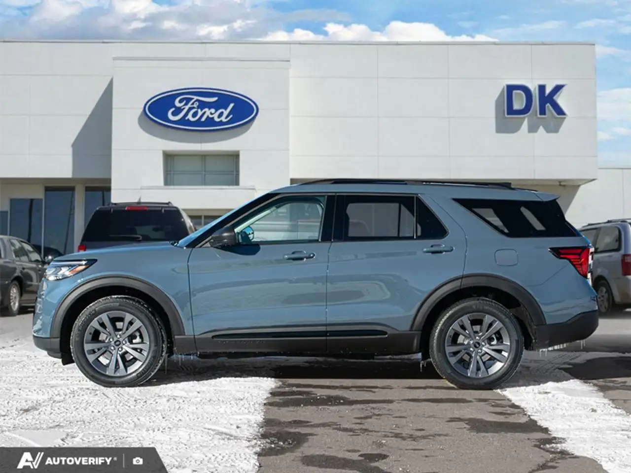 Ford Explorer снимка Ford Explorer