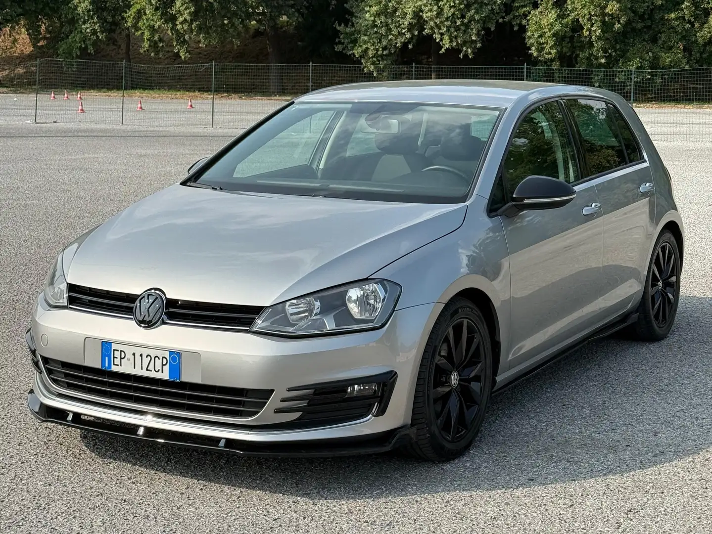 Volkswagen Golf Golf 5p 1.6 tdi Highline Grigio - 2