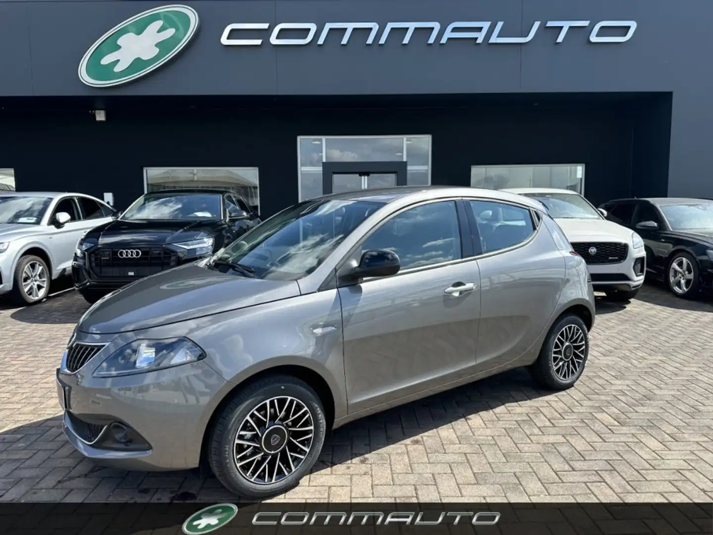 Lancia Ypsilon 1.0 FireFly 5 porte S&S Hybrid Platino - 5 POSTI Grigio - 1