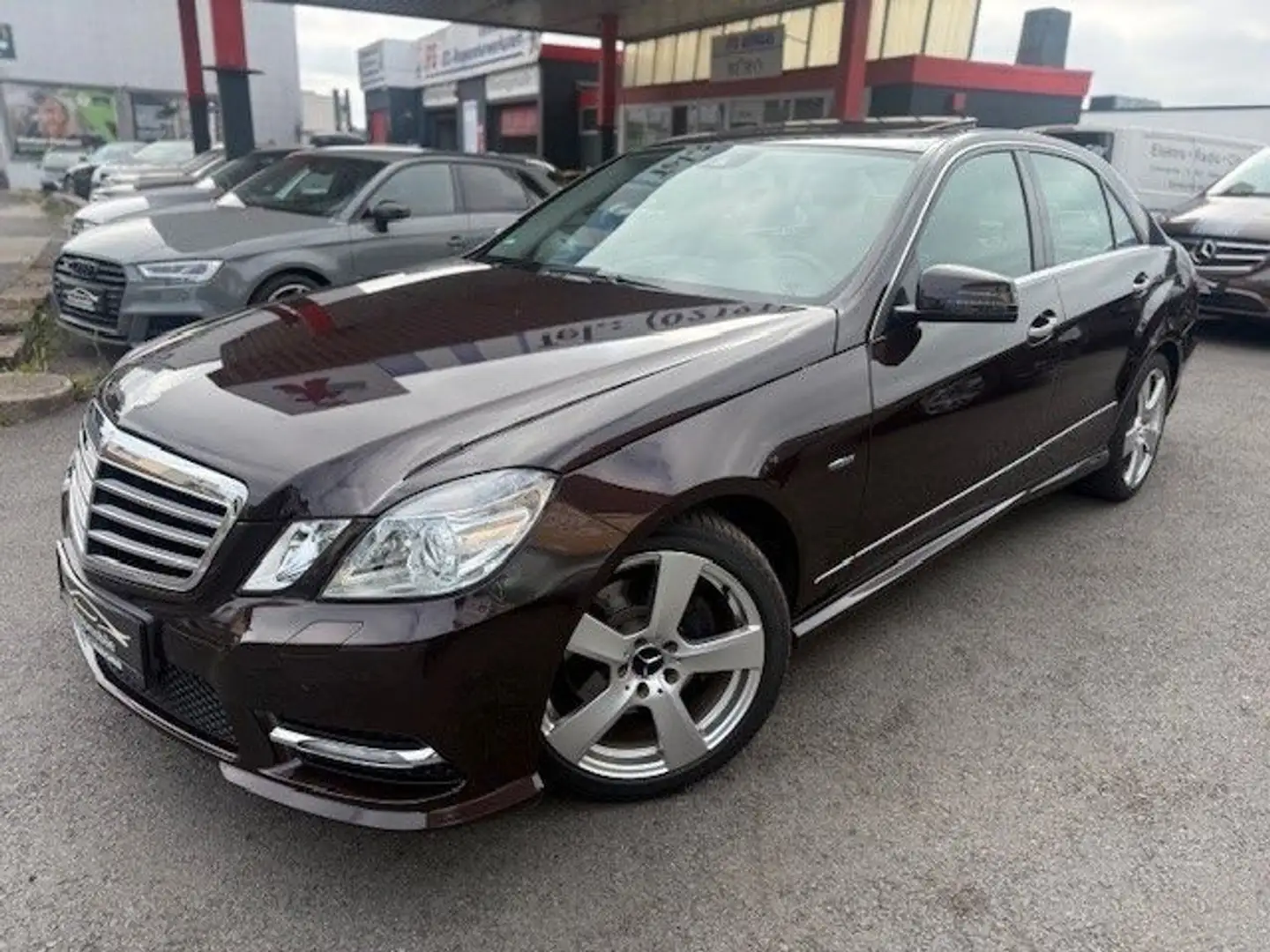 Mercedes-Benz E 250 CGI BlueEfficiency*AMG LINE Brązowy - 1