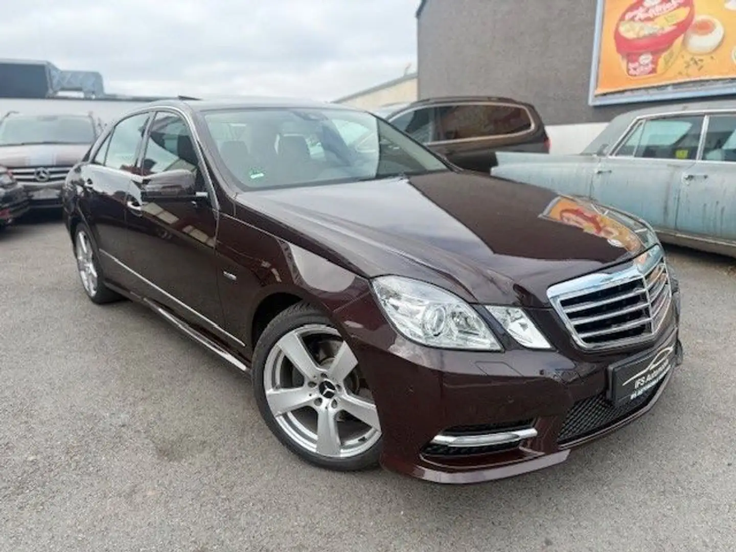Mercedes-Benz E 250 CGI BlueEfficiency*AMG LINE Brązowy - 2