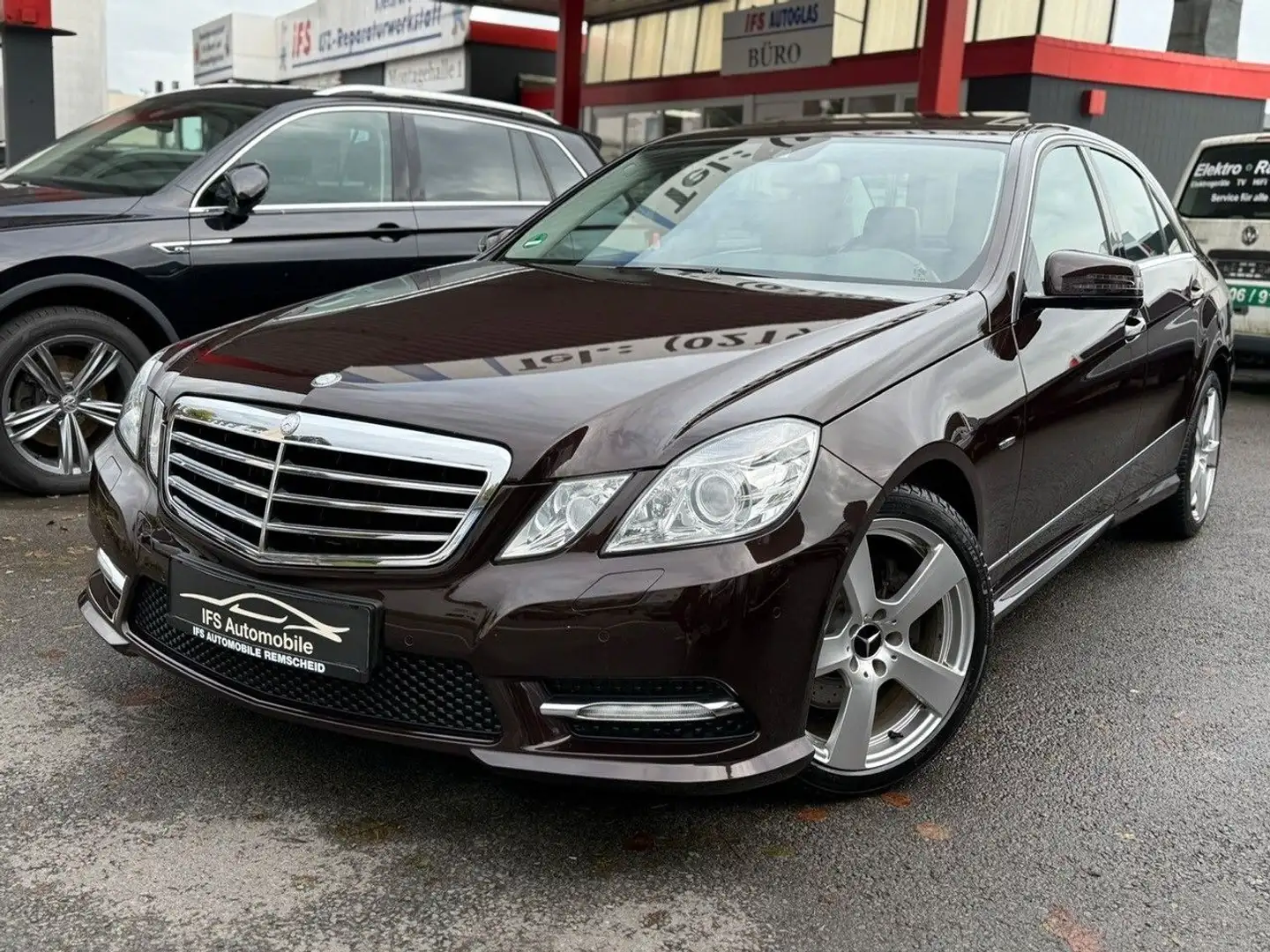 Mercedes-Benz E 250 *AMG LINE*NAVI*XENON*SCHIEBEDACH*PDC Brun - 1