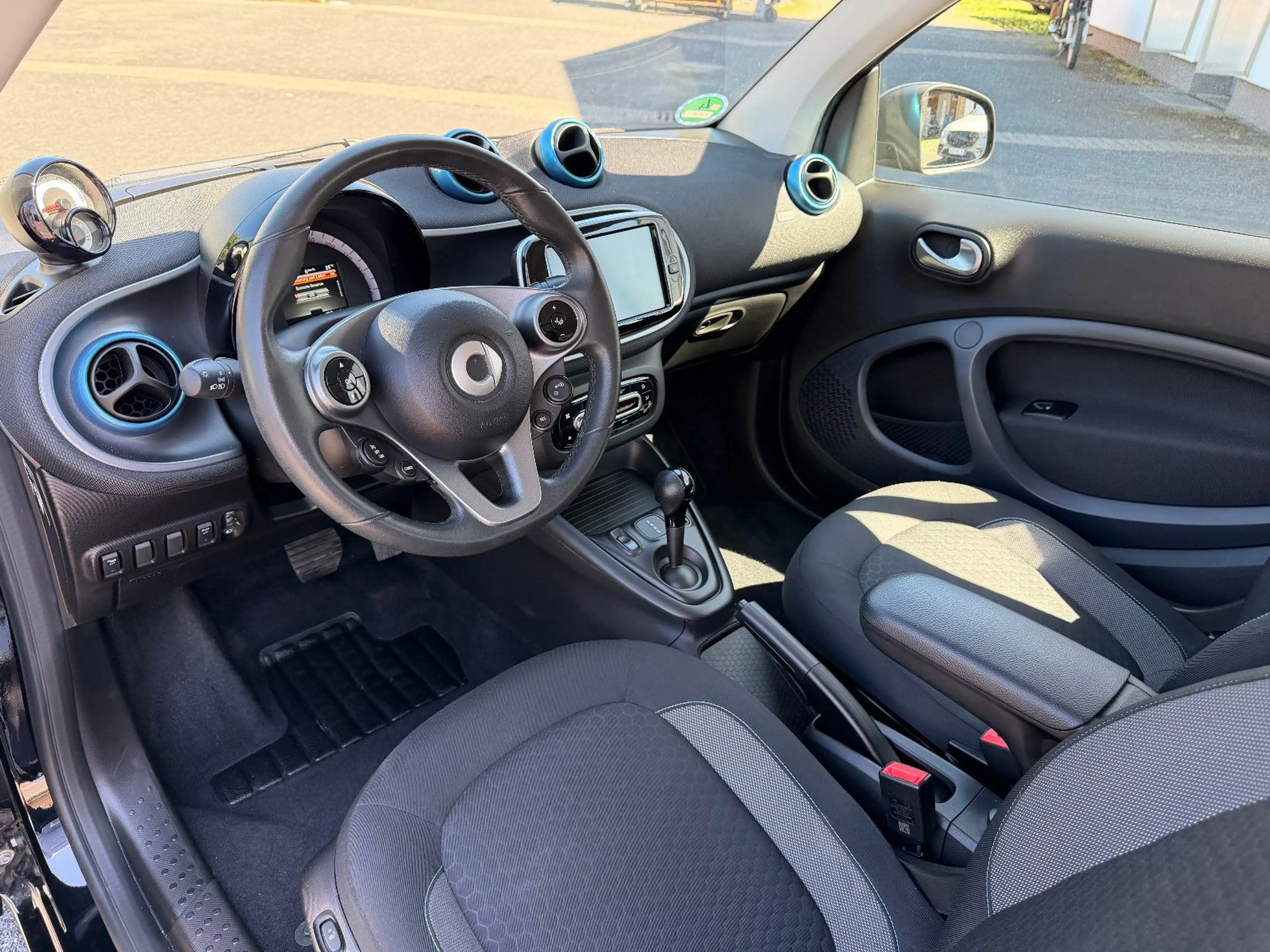 smart forTwo coupe edrive advanced / EQ-AUTOMATIK — photo 15