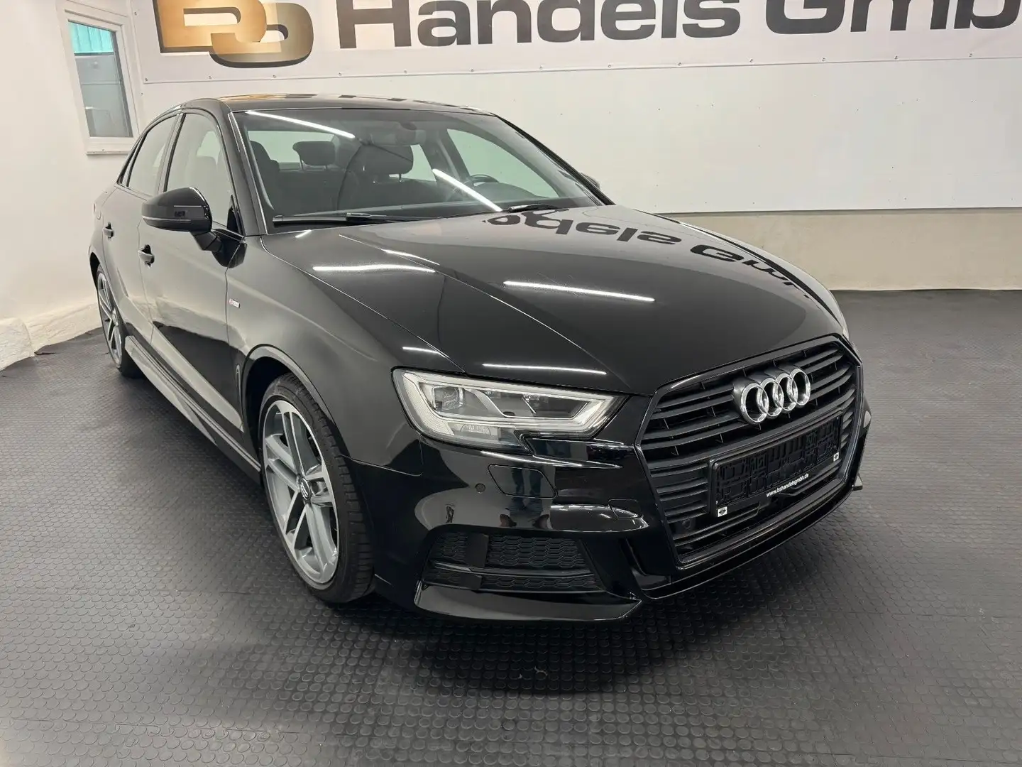 Audi A3 Limo 30 TFSI*S LINE*LED*PDC*NAVI*SHZ*ACC* Schwarz - 1