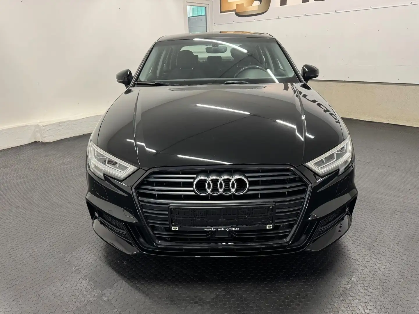 Audi A3 Limo 30 TFSI*S LINE*LED*PDC*NAVI*SHZ*ACC* Schwarz - 2