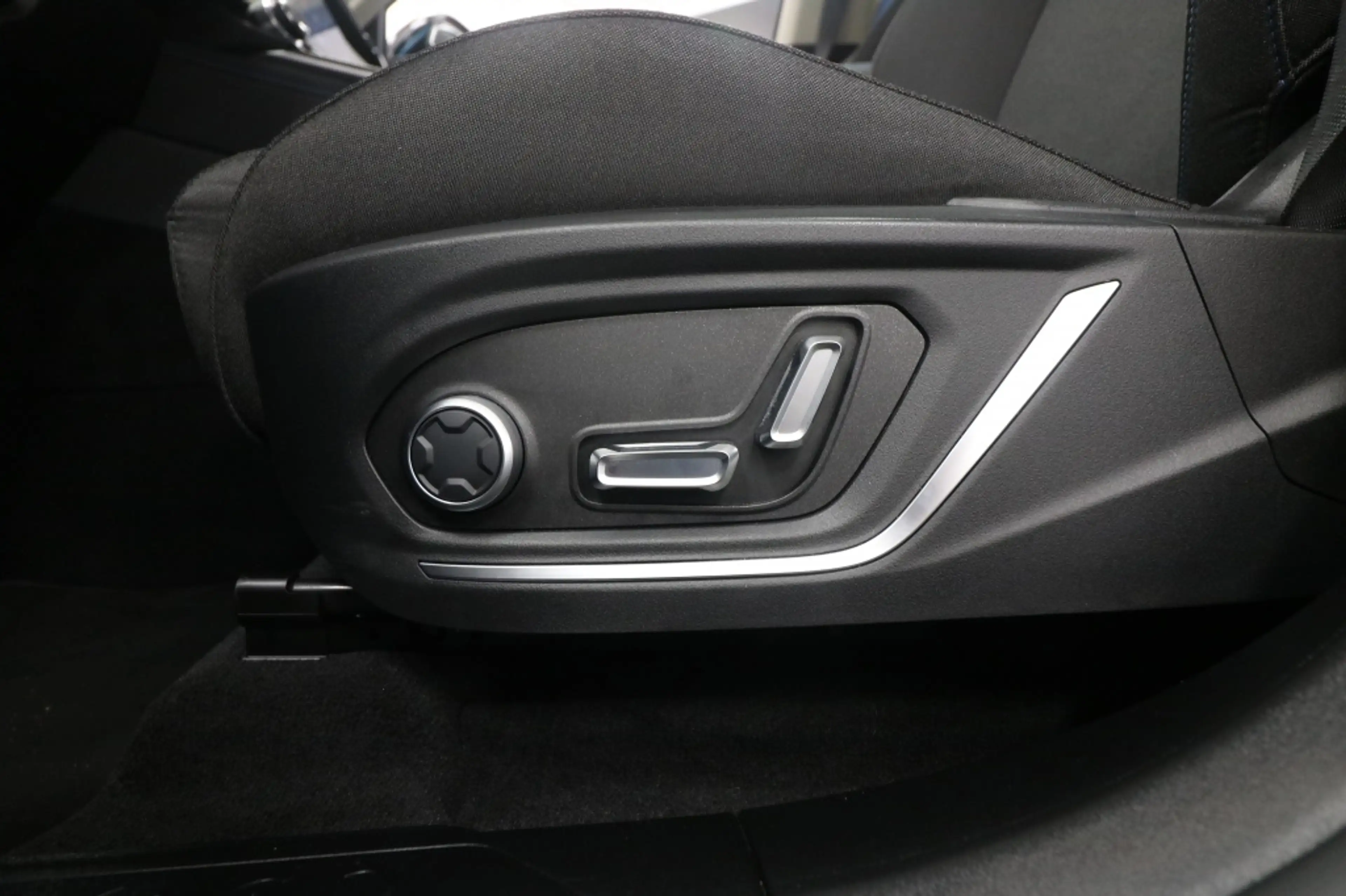 Lynk & Co 01 1.5 PHEV Automaat — photo 15