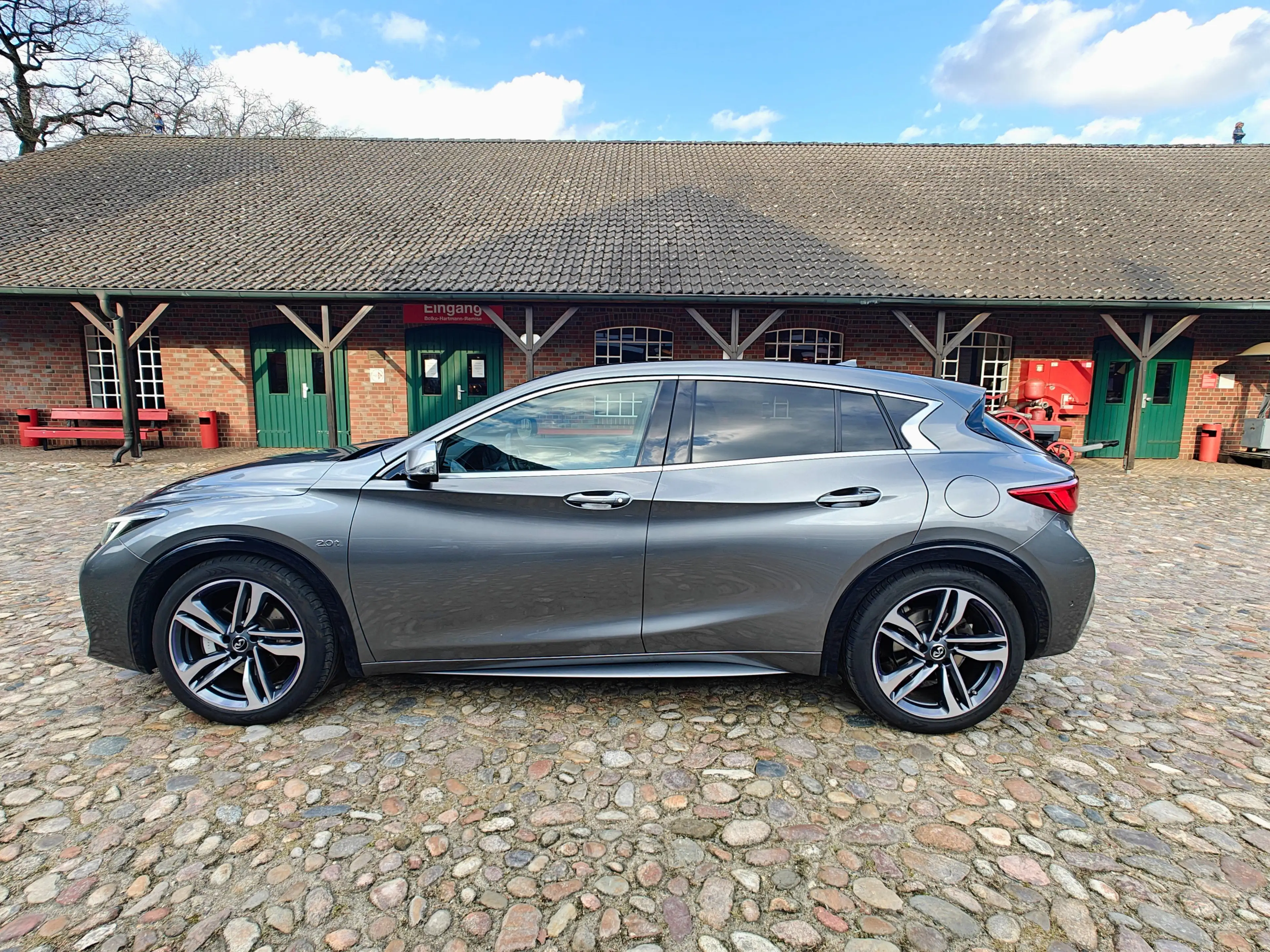 Infiniti Q30 Infiniti Q30 S Automatik Sportpaket Alcantara — photo 9