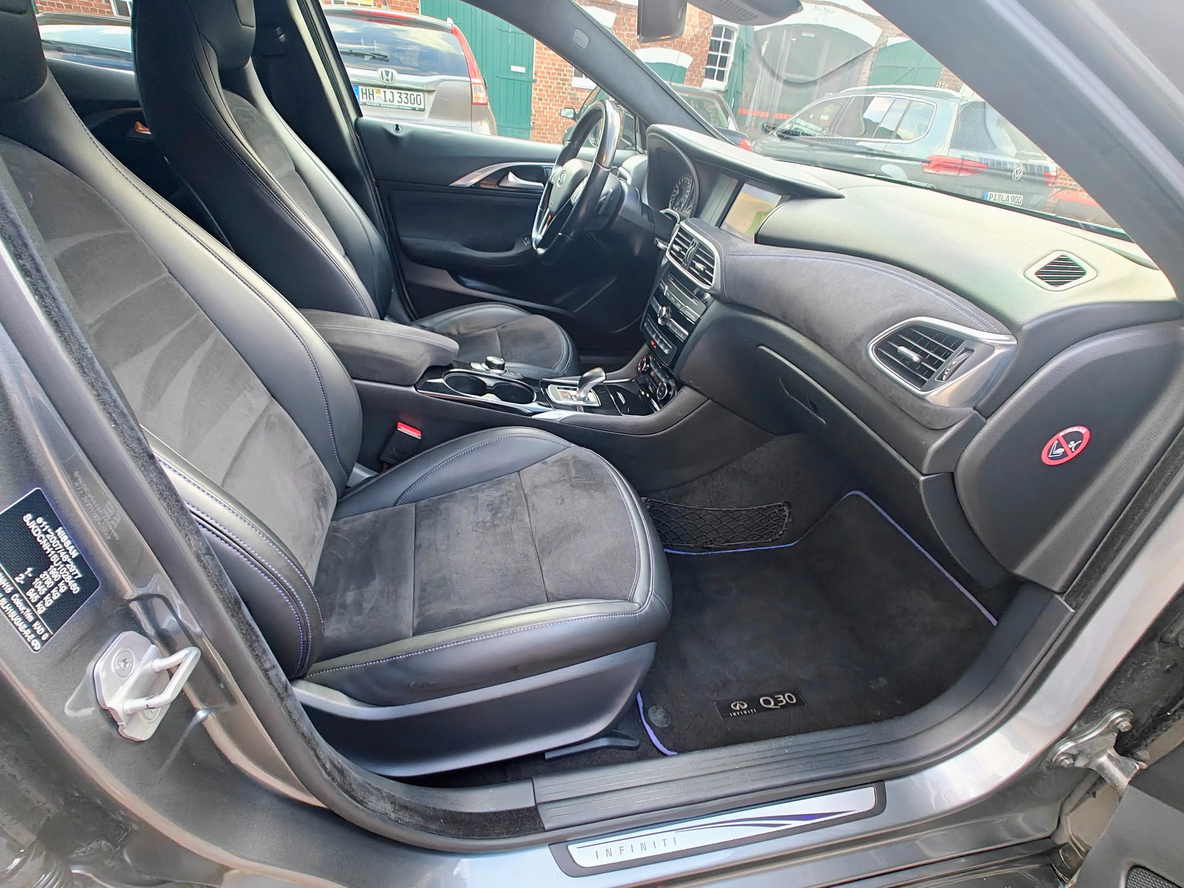 Infiniti Q30 Infiniti Q30 S Automatik Sportpaket Alcantara — photo 13