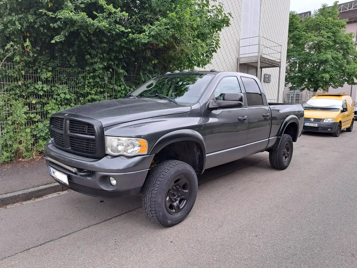 Dodge RAM 2500 Cummins Gris - 1