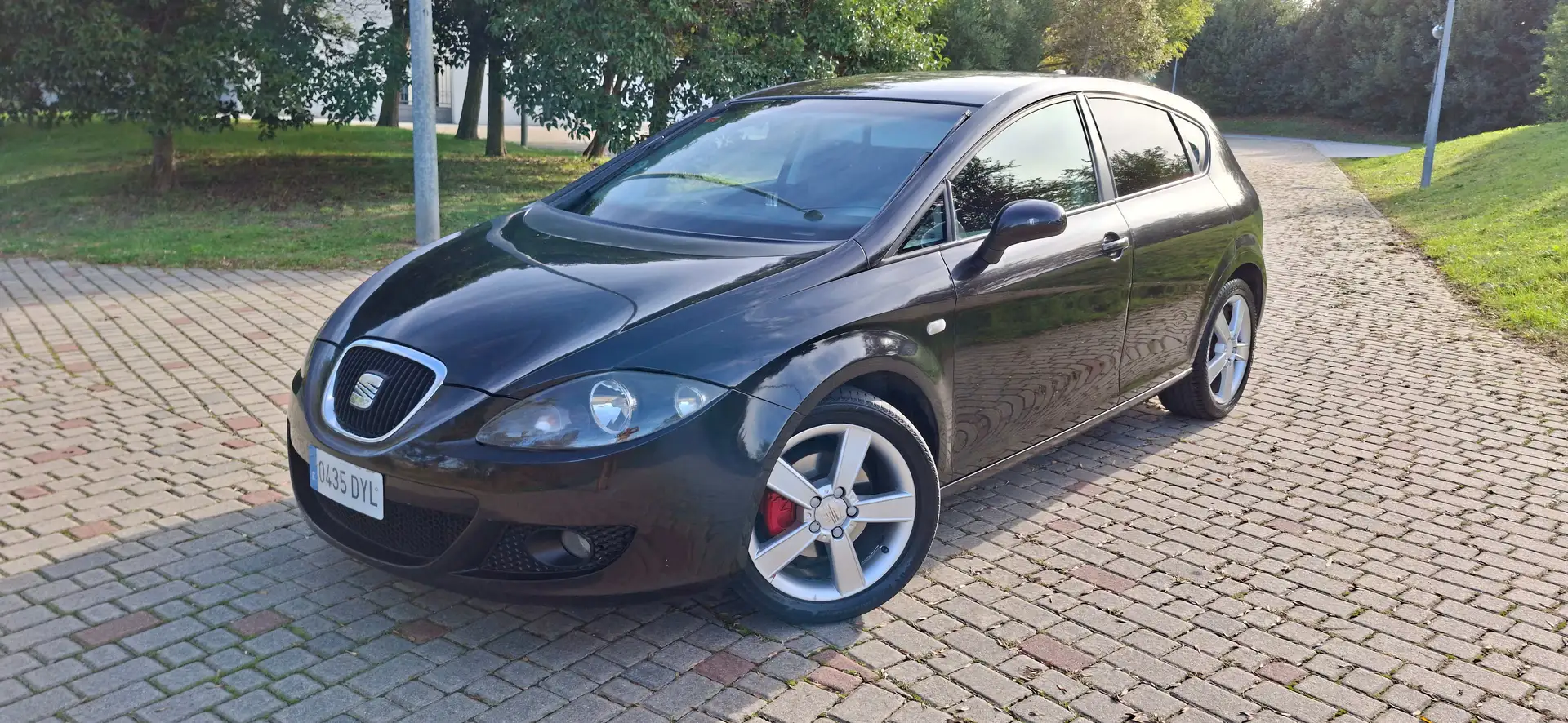 SEAT Leon 2.0TDI Sport Negro - 1