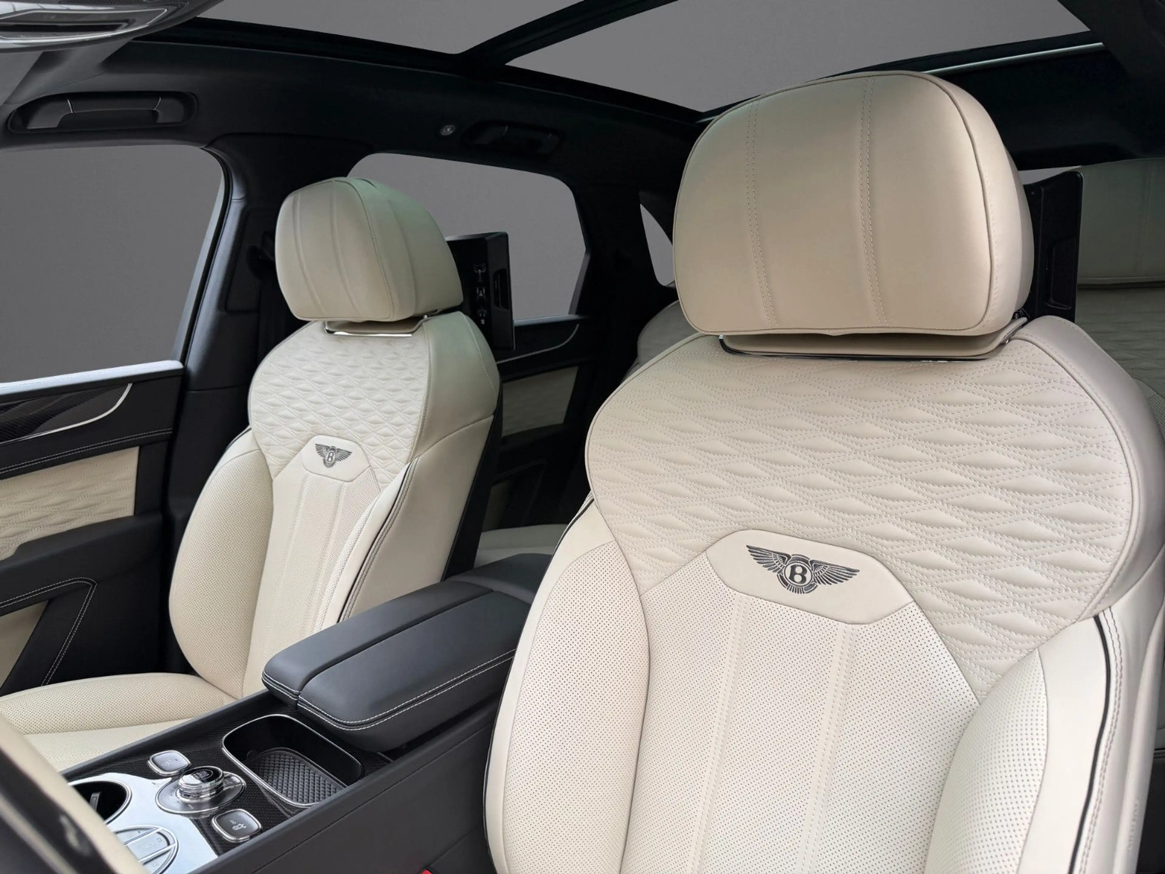 Bentley Bentayga V8 SPEED CERAMIC BREMSEN AKRAPOVIC — photo 12