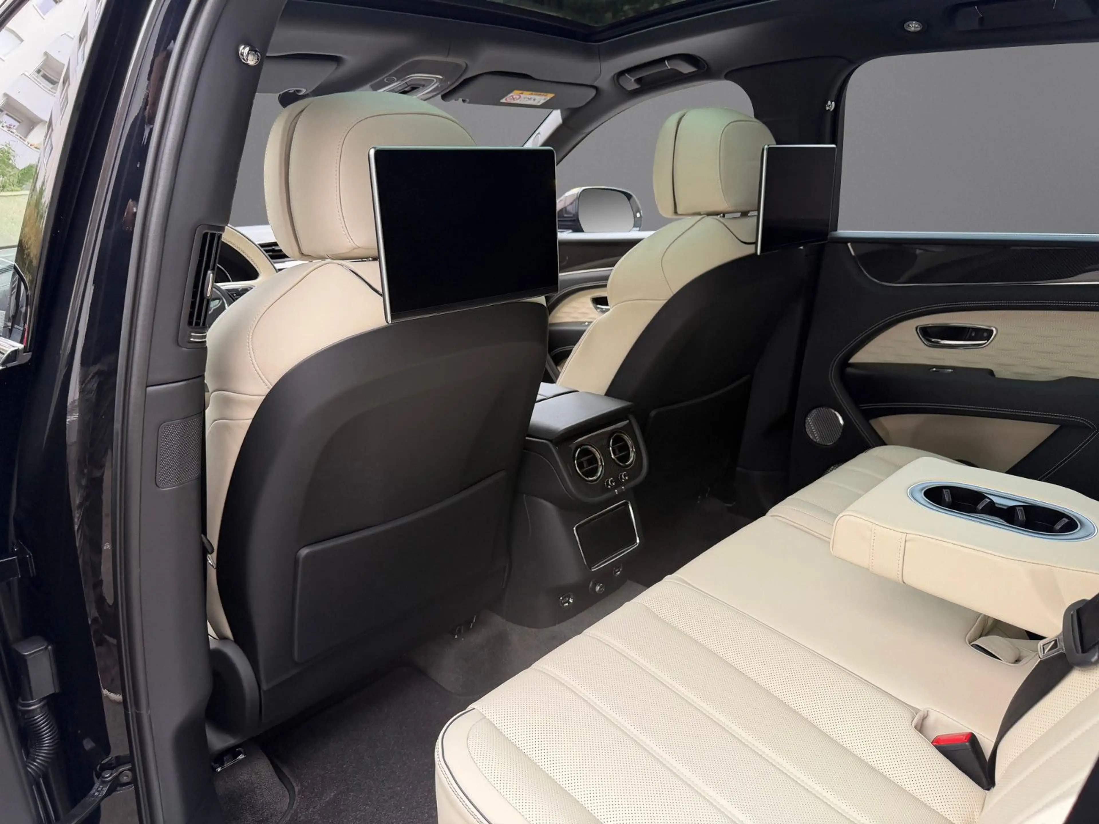 Bentley Bentayga V8 SPEED CERAMIC BREMSEN AKRAPOVIC — photo 14