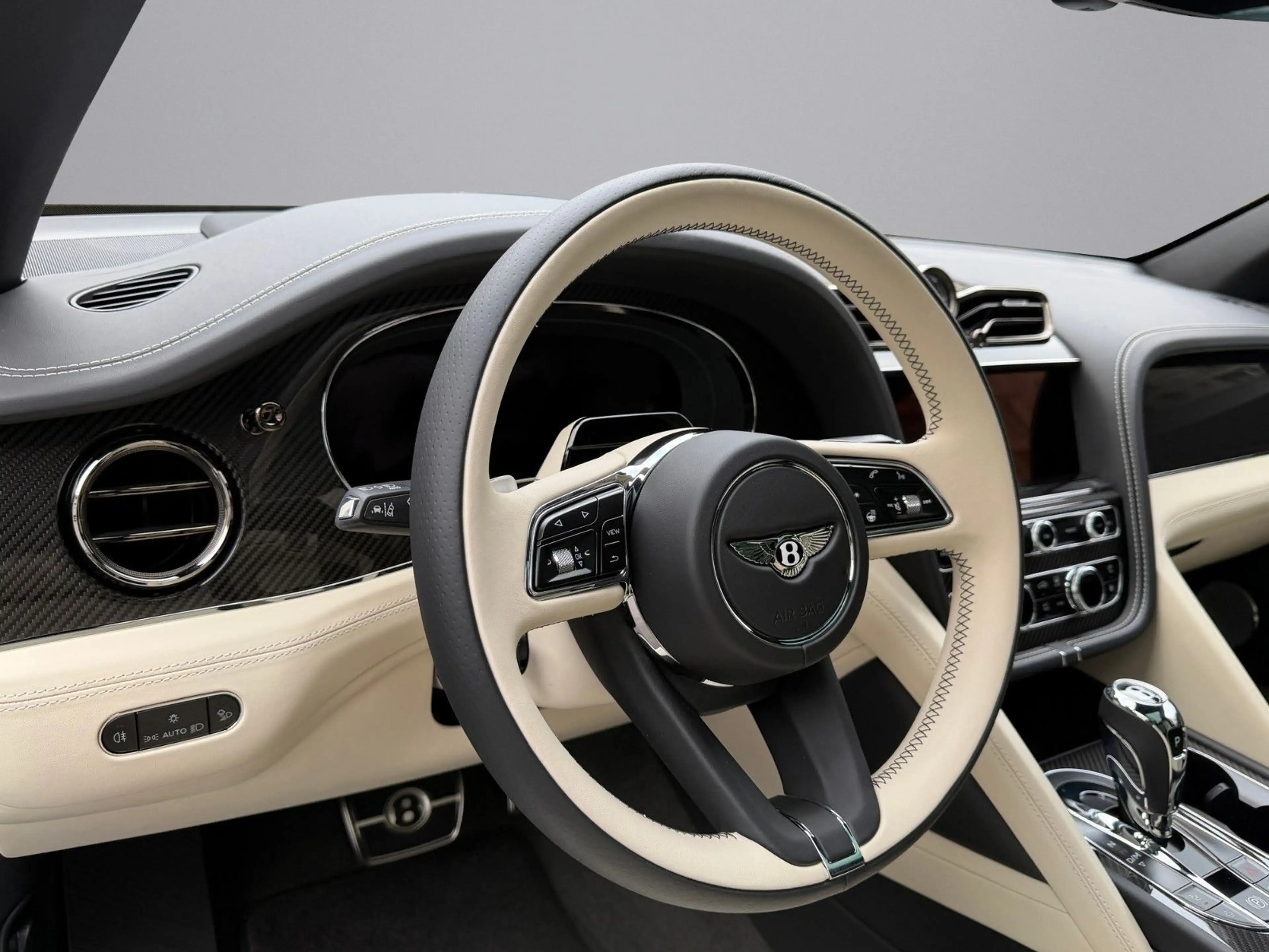 Bentley Bentayga V8 SPEED CERAMIC BREMSEN AKRAPOVIC — photo 11