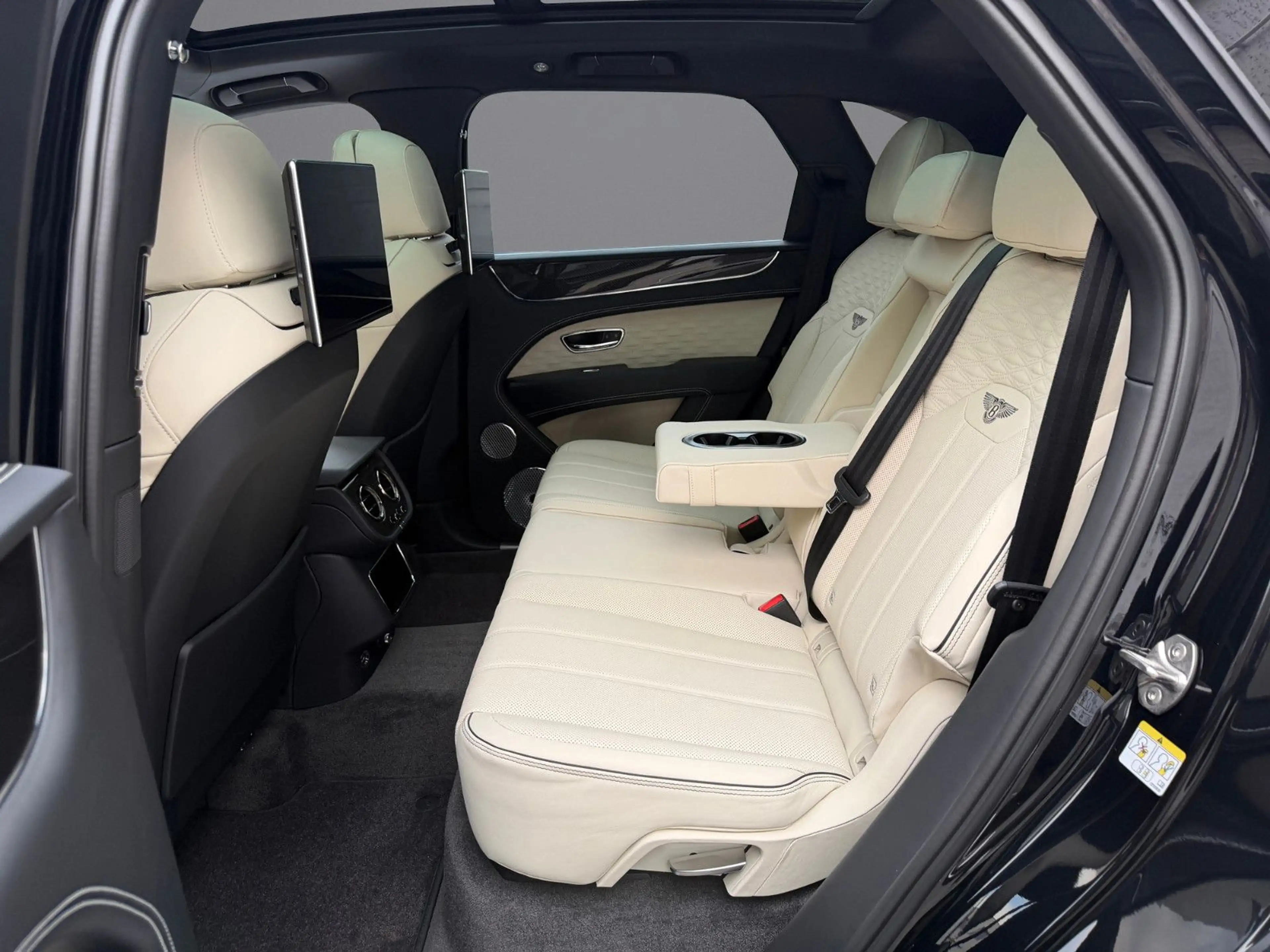 Bentley Bentayga V8 SPEED CERAMIC BREMSEN AKRAPOVIC — photo 13