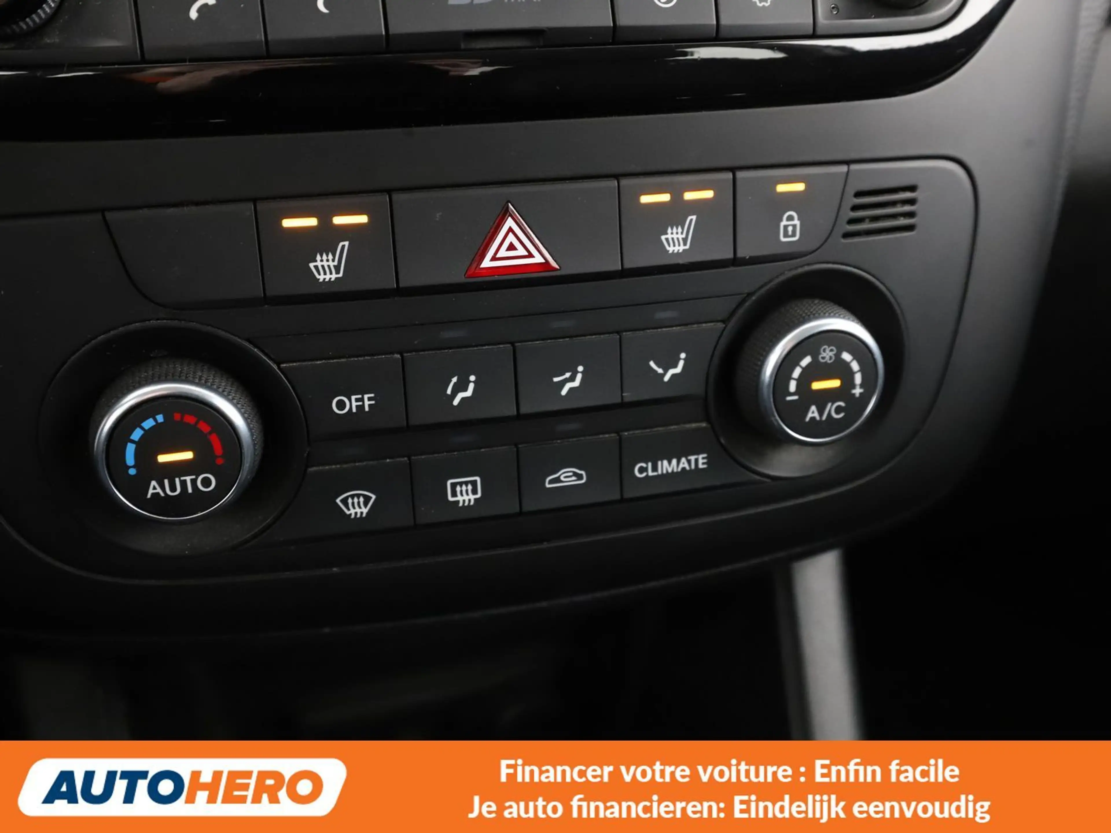 Kia Venga 1.6 Gold — photo 11