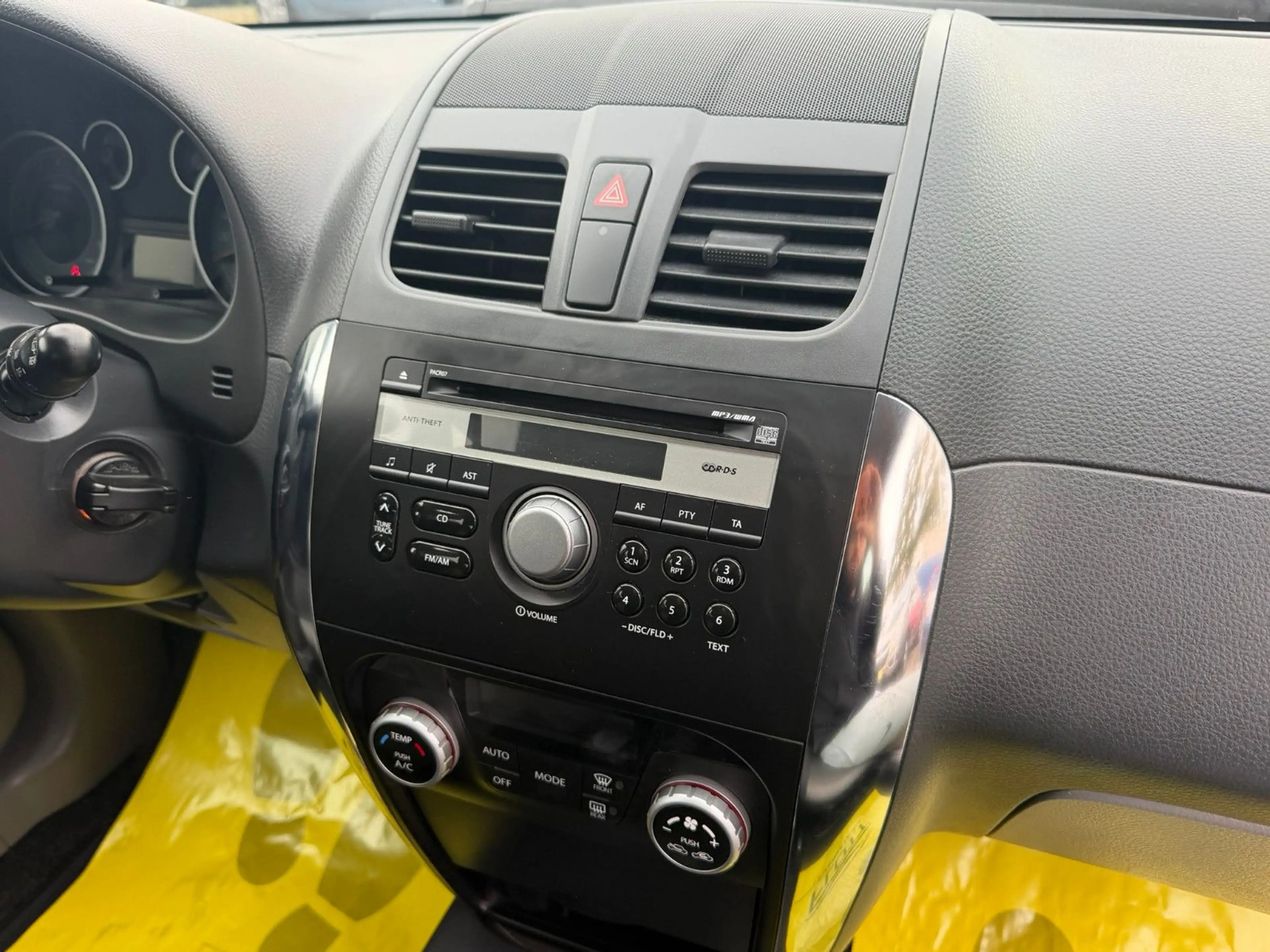 Suzuki SX4 Club *Aut*4x4*SitzH*1HD* TÜV Neu — photo 13