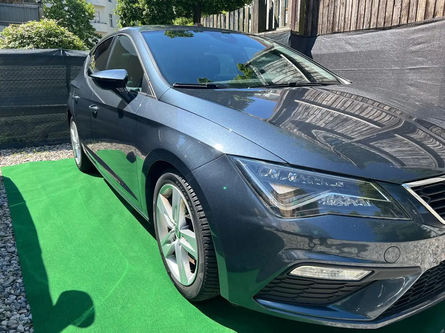 SEAT Leon Seat Leon FR 1.5 TSI Automatik Grau - 2