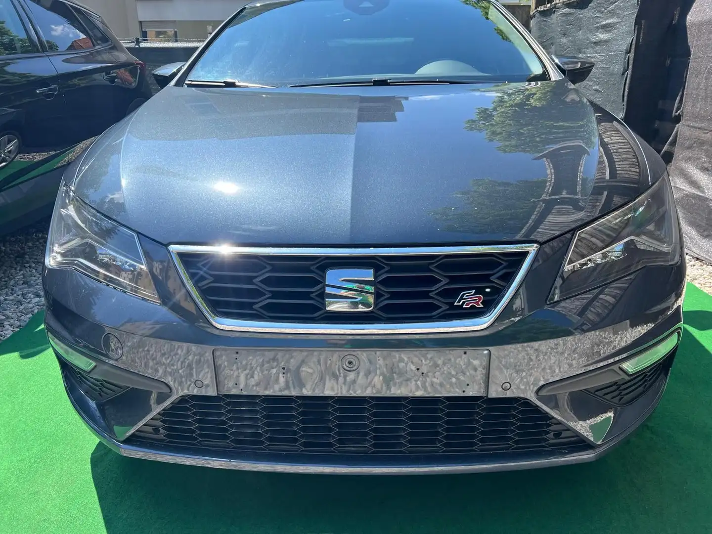 SEAT Leon Seat Leon FR 1.5 TSI Automatik Grau - 1