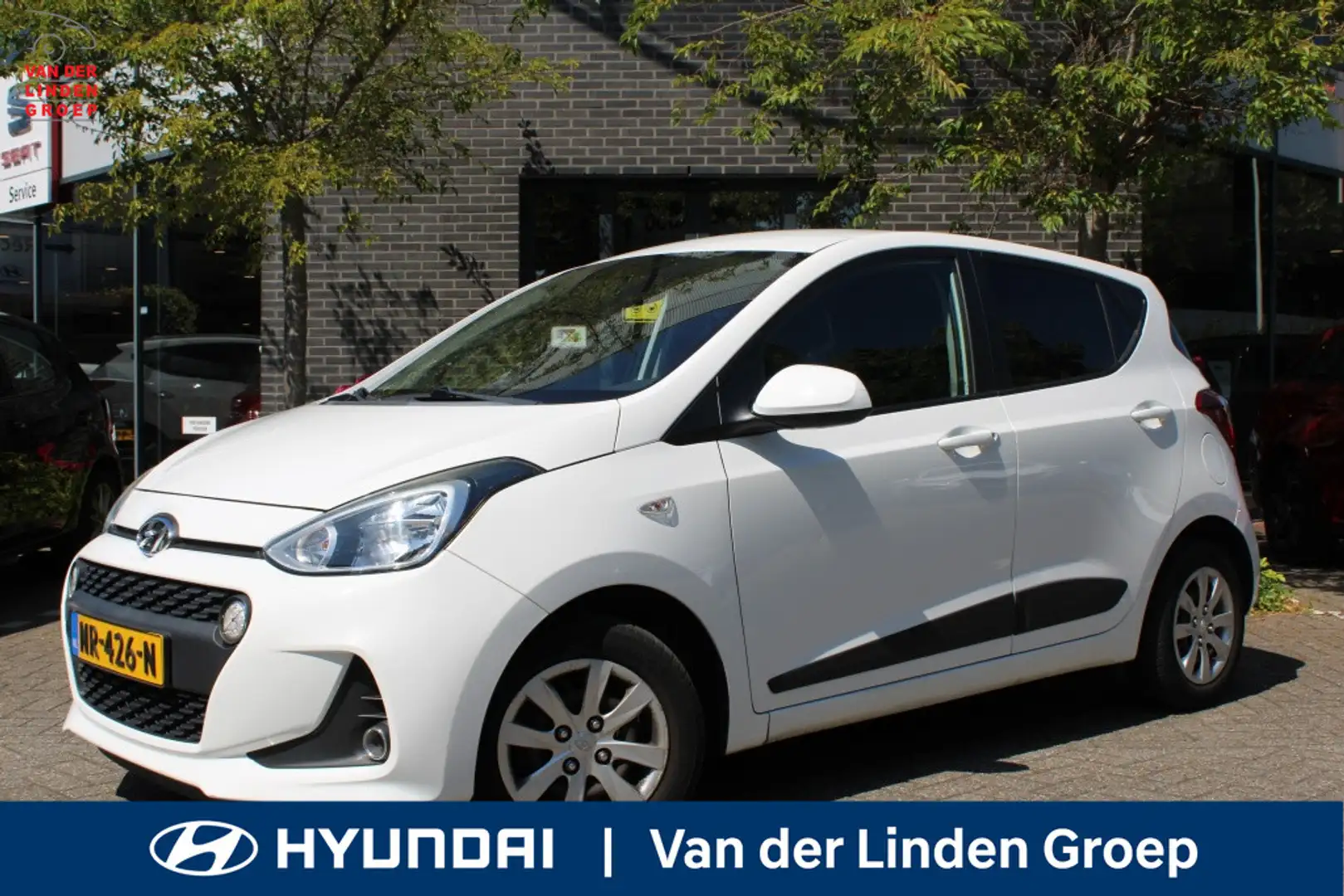 Hyundai i10 1.0i Go Navi/Led/Climate/Bluet/Cruise/Carplay/Trek Wit - 1