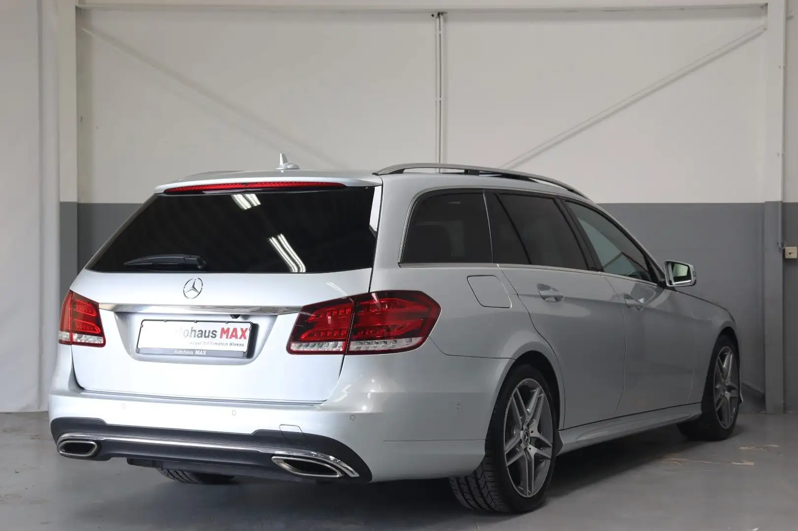 Mercedes-Benz E 250 AMG BlueTec~DTR+~Pano~Navi~Totw~Spurh. Silber - 2