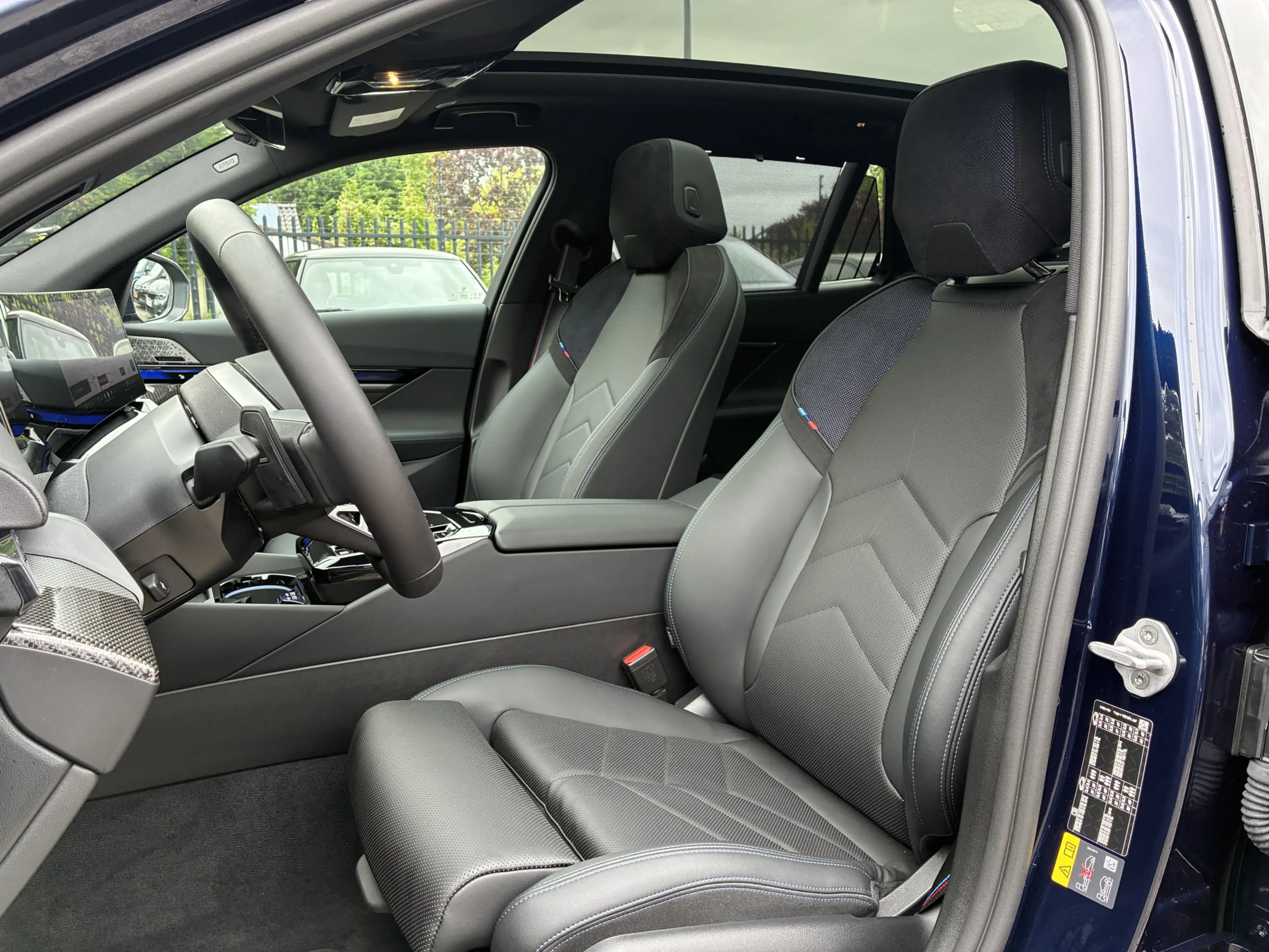 BMW 550 5-serie Touring 550e xDrive | Bowers & Wilkins | 2 — photo 12
