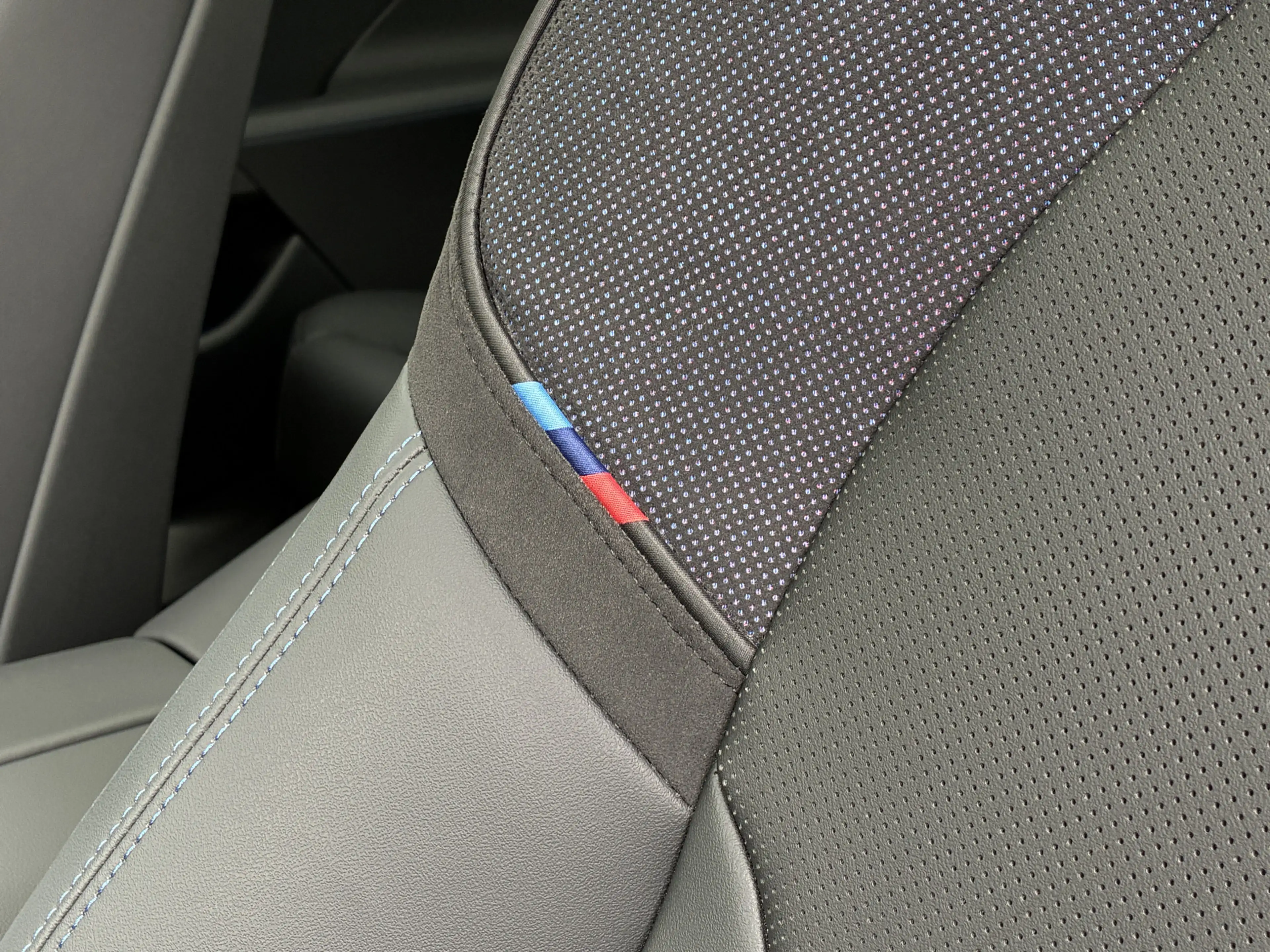 BMW 550 5-serie Touring 550e xDrive | Bowers & Wilkins | 2 — photo 13