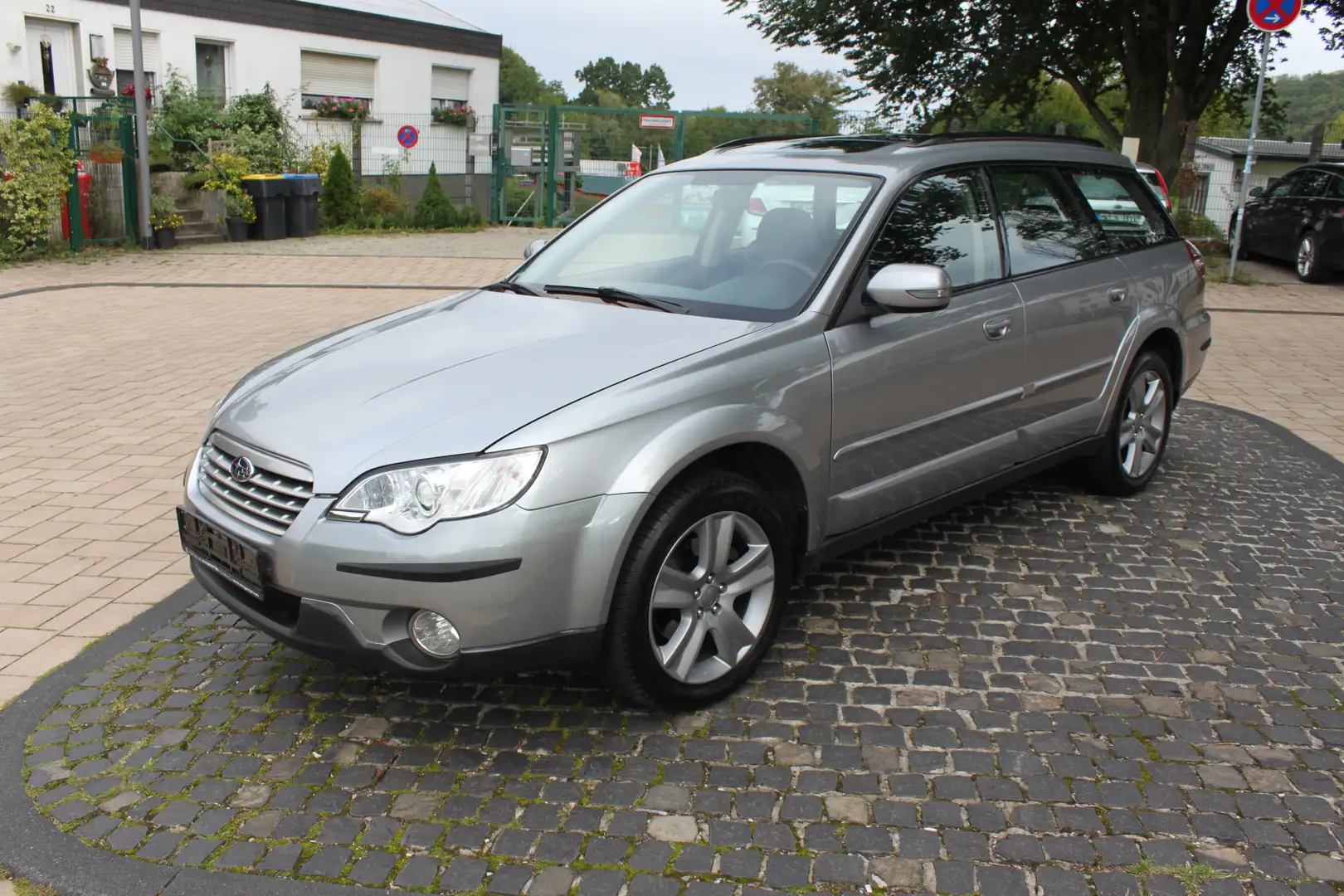 Subaru Legacy 2.5i Outback Active/LPG-Gas/Allrad. Grau - 2