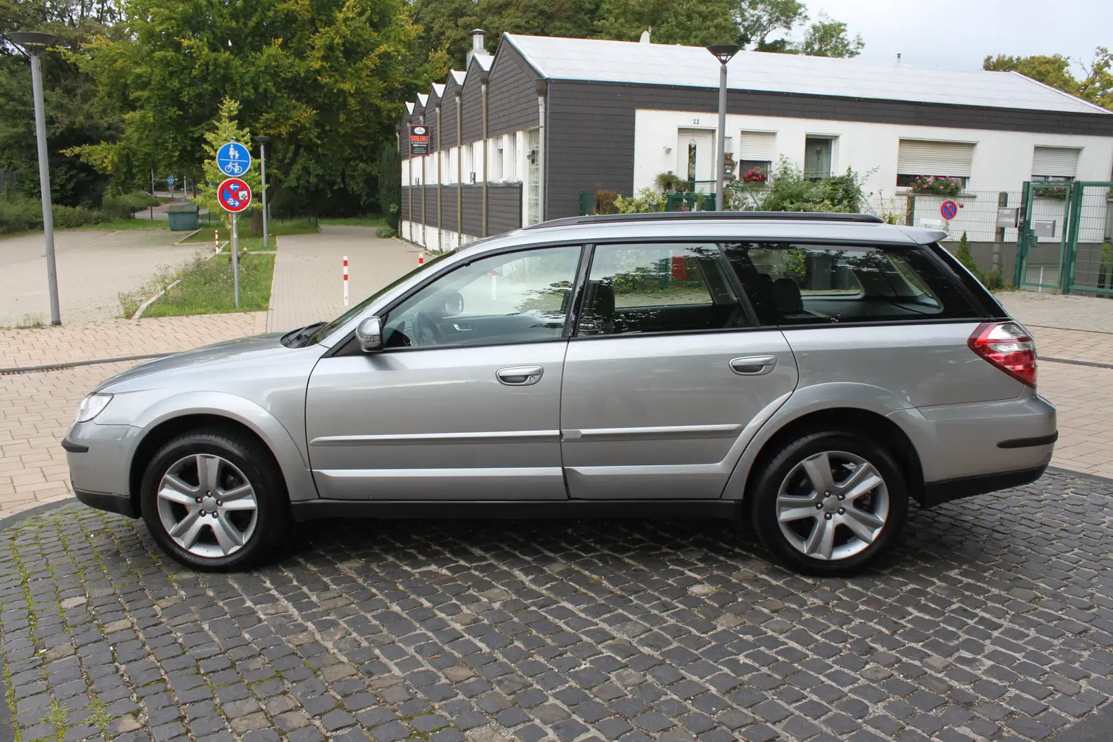 Subaru Legacy 2.5i Outback Active/LPG-Gas/Allrad. Grau - 1