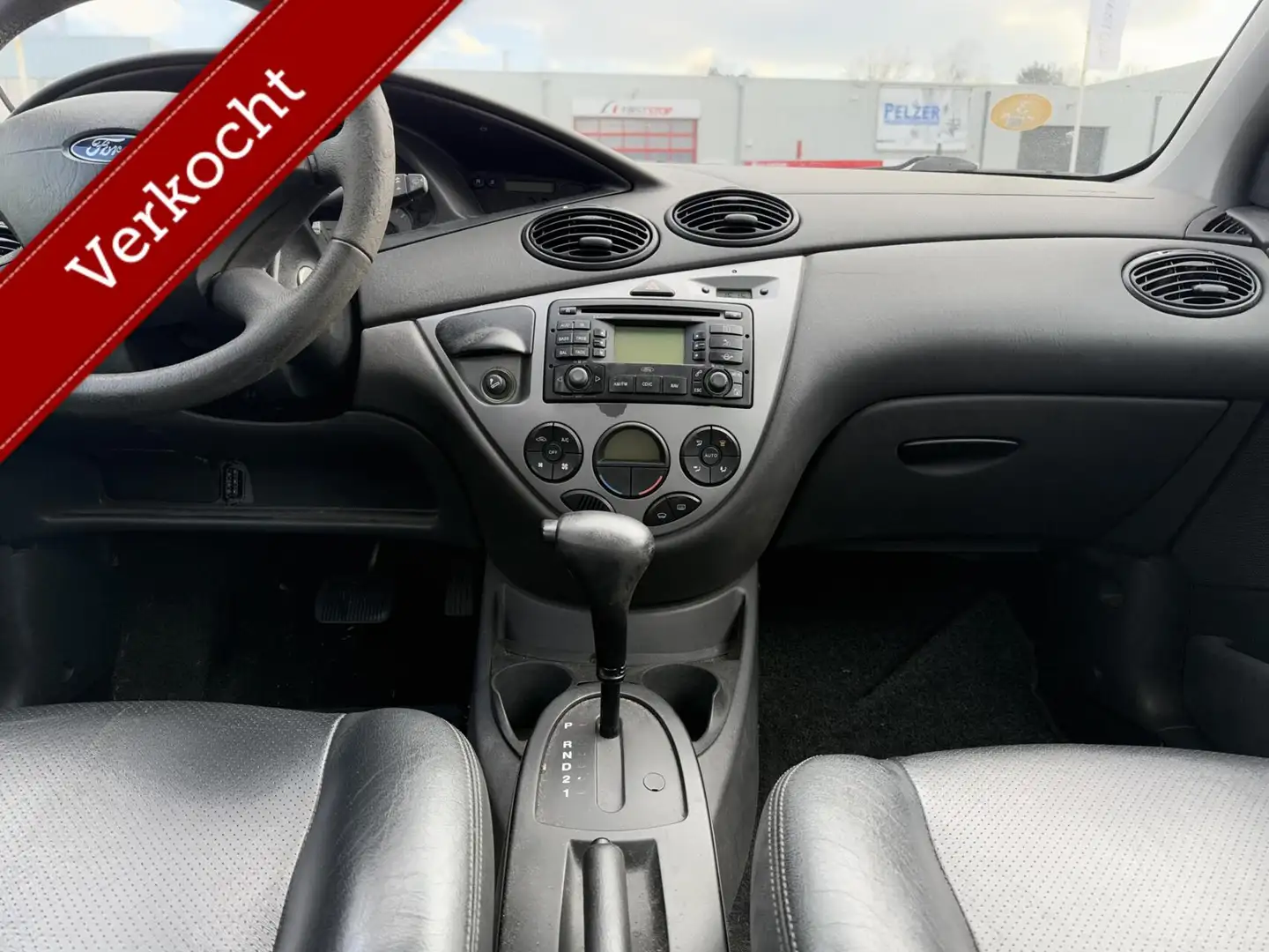 Ford Focus 1.6-16V Futura, AUTOMAAT, lederen stoelen, navigat Negro - 2