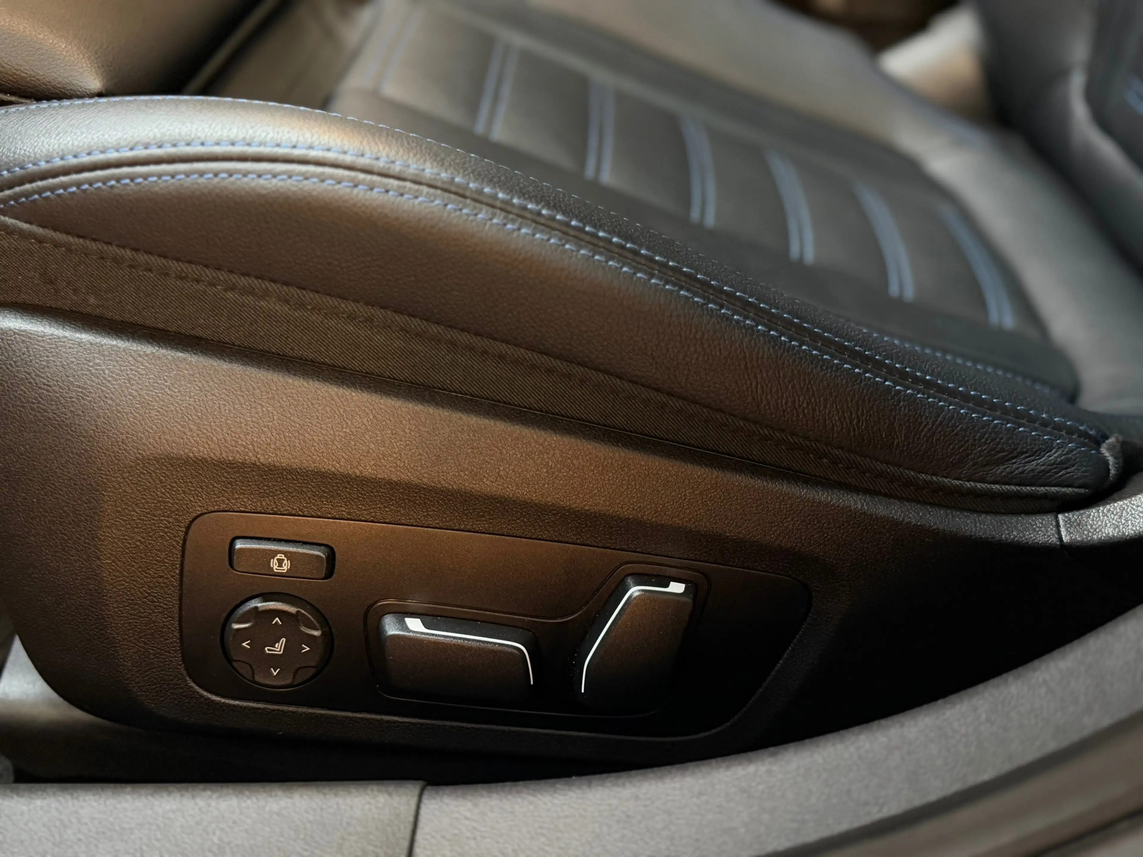 BMW 330 3-serie 330e High Executive|M-SPORT|DAK|H&K|HuD|ME — photo 12