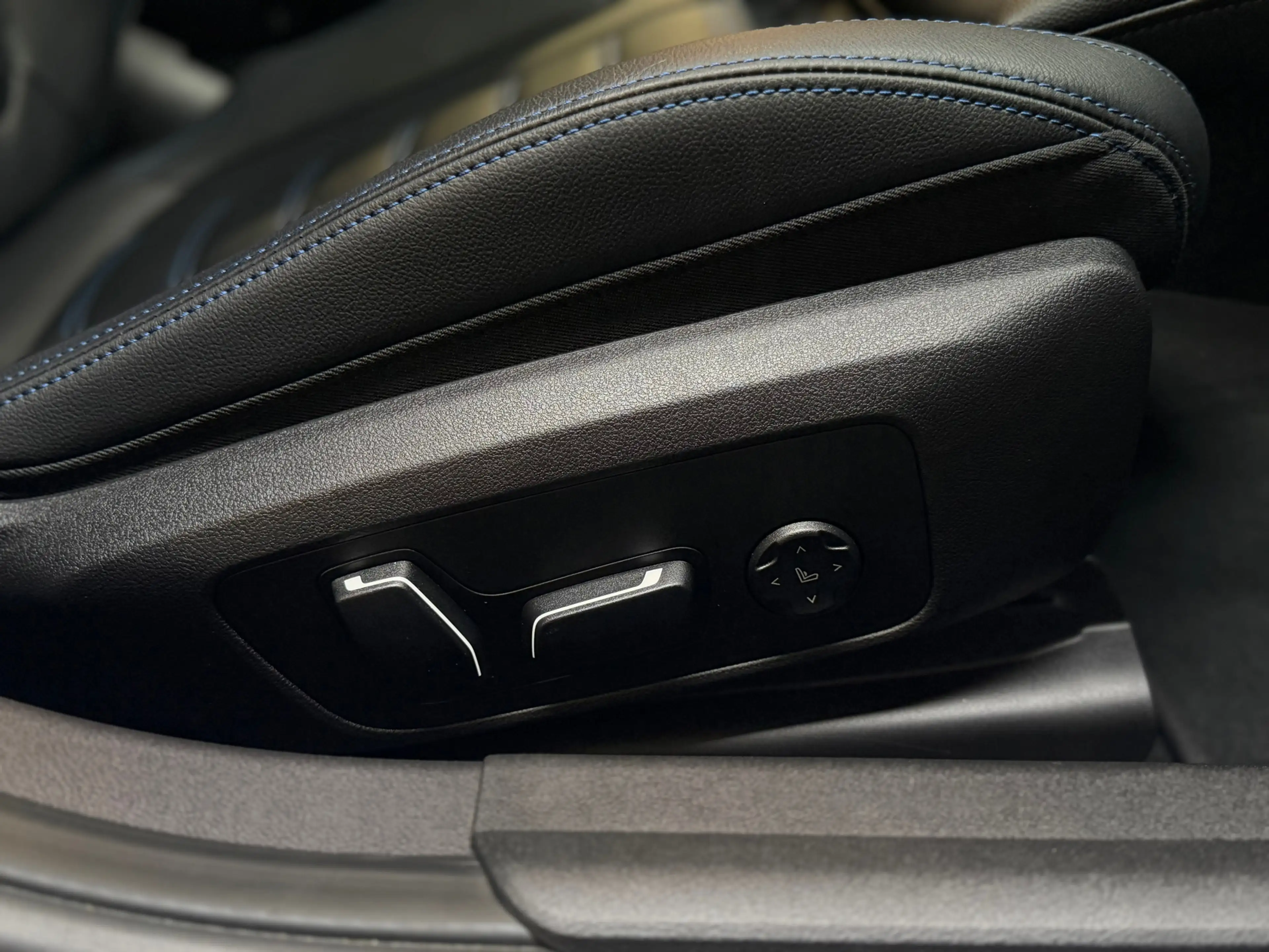 BMW 330 3-serie 330e High Executive|M-SPORT|DAK|H&K|HuD|ME — photo 11