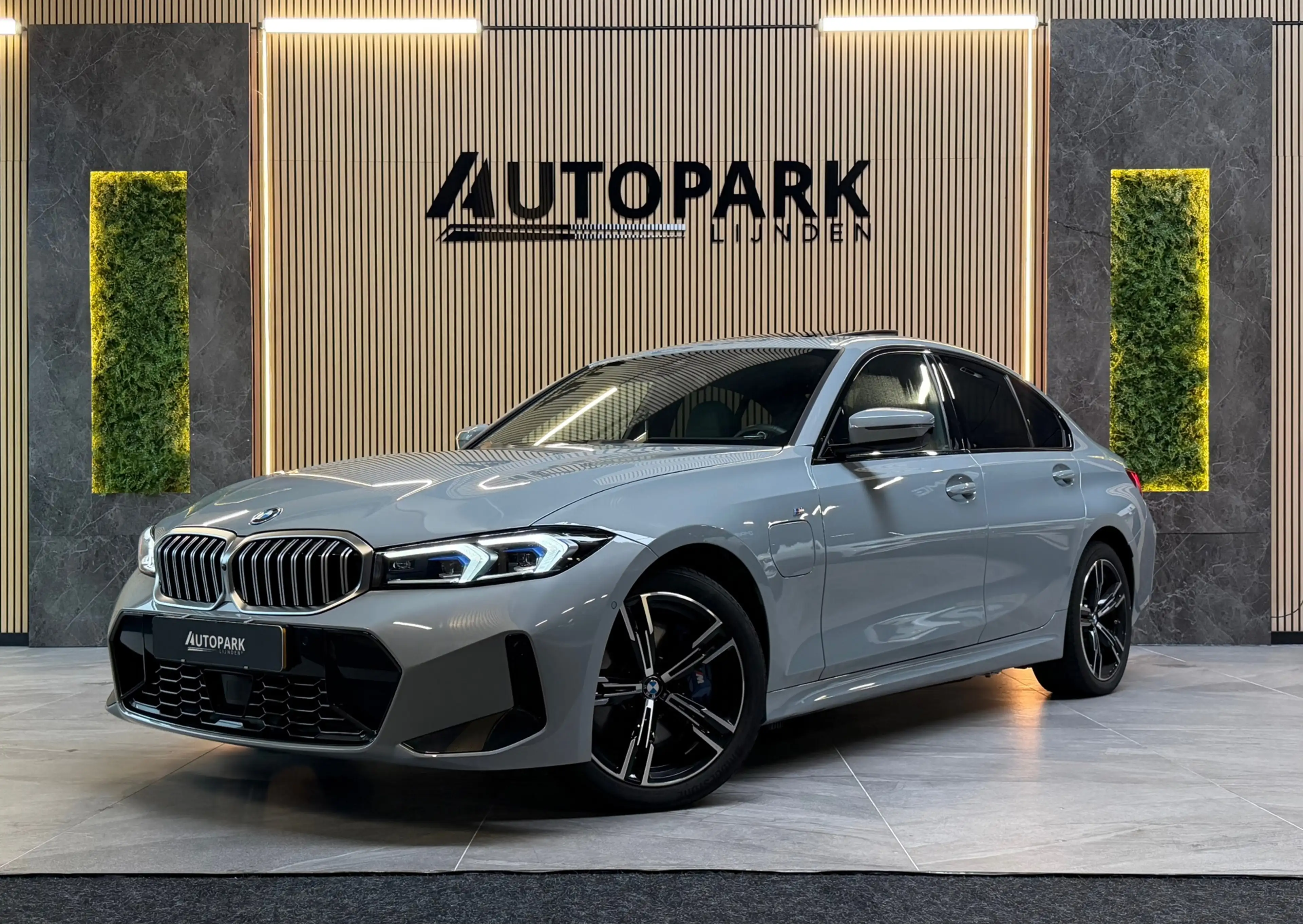 BMW 330 3-serie 330e High Executive|M-SPORT|DAK|H&K|HuD|ME