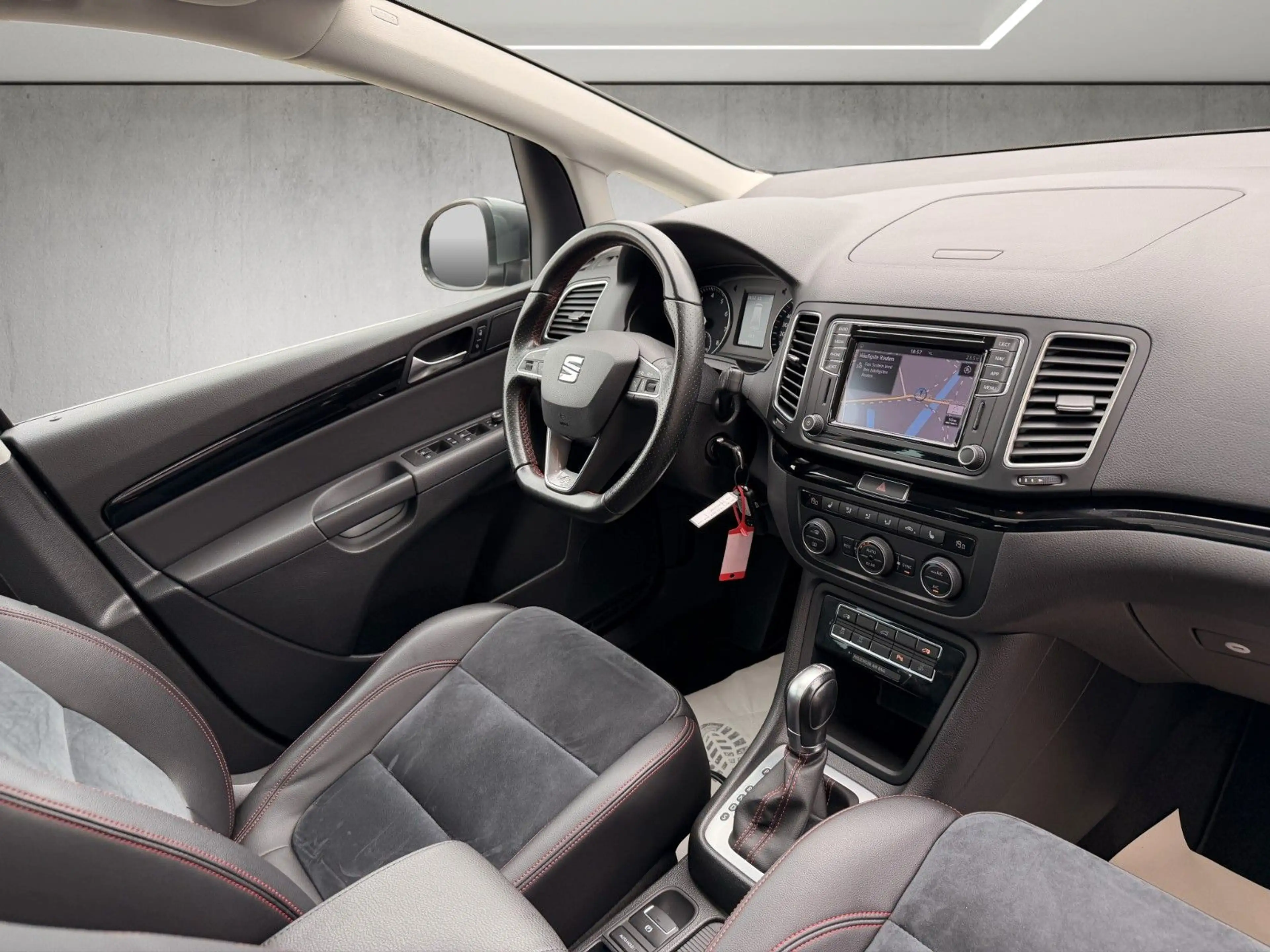 SEAT Alhambra FR-Line*Pano*Leder*Xenon*Navi*7-Sitzer — photo 12