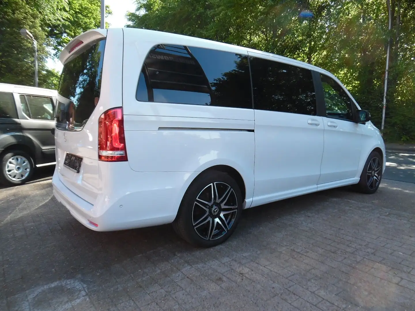 Mercedes-Benz V 250 d AMG-LINE Lang 7-Sitzer*9 GTronic*19 Zoll Weiß - 2