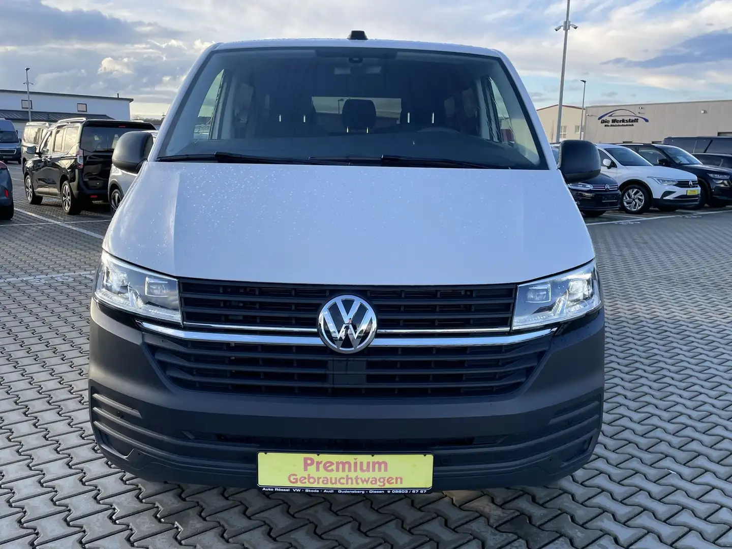Volkswagen T6 Kombi .1 2.0 TDI DSG 8-Sitzer LED PDC RFK CAR Blanco - 2