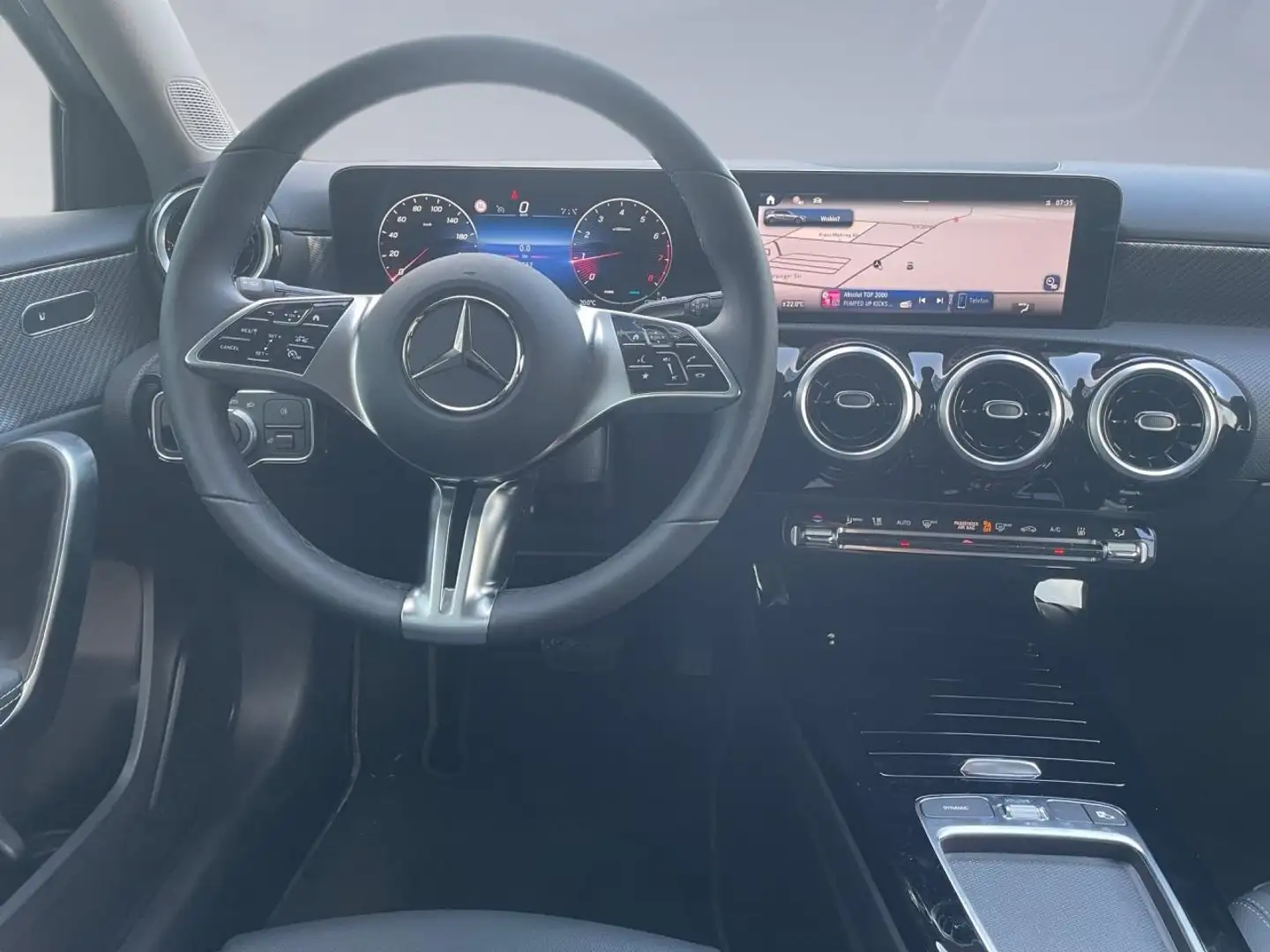 Mercedes-Benz A 180 PROGRESSIVE-ADVANCED+STANDHZG+AHK Silber - 2