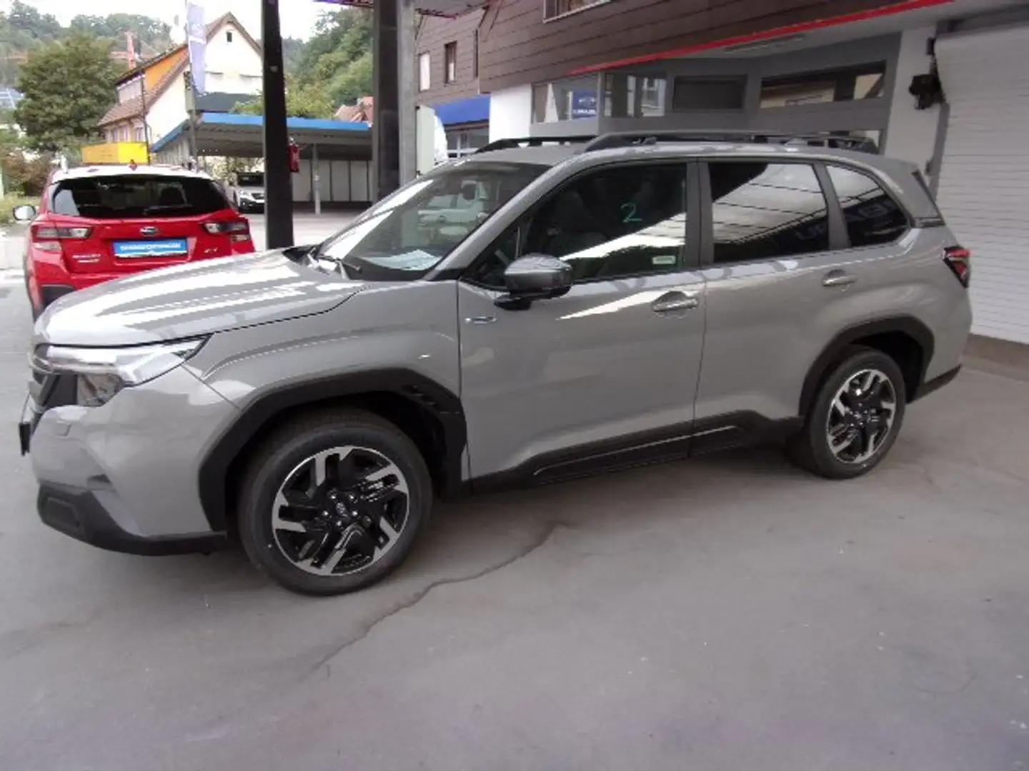 Subaru Forester 2.0ie Lineartronic Exclusive Silber - 2