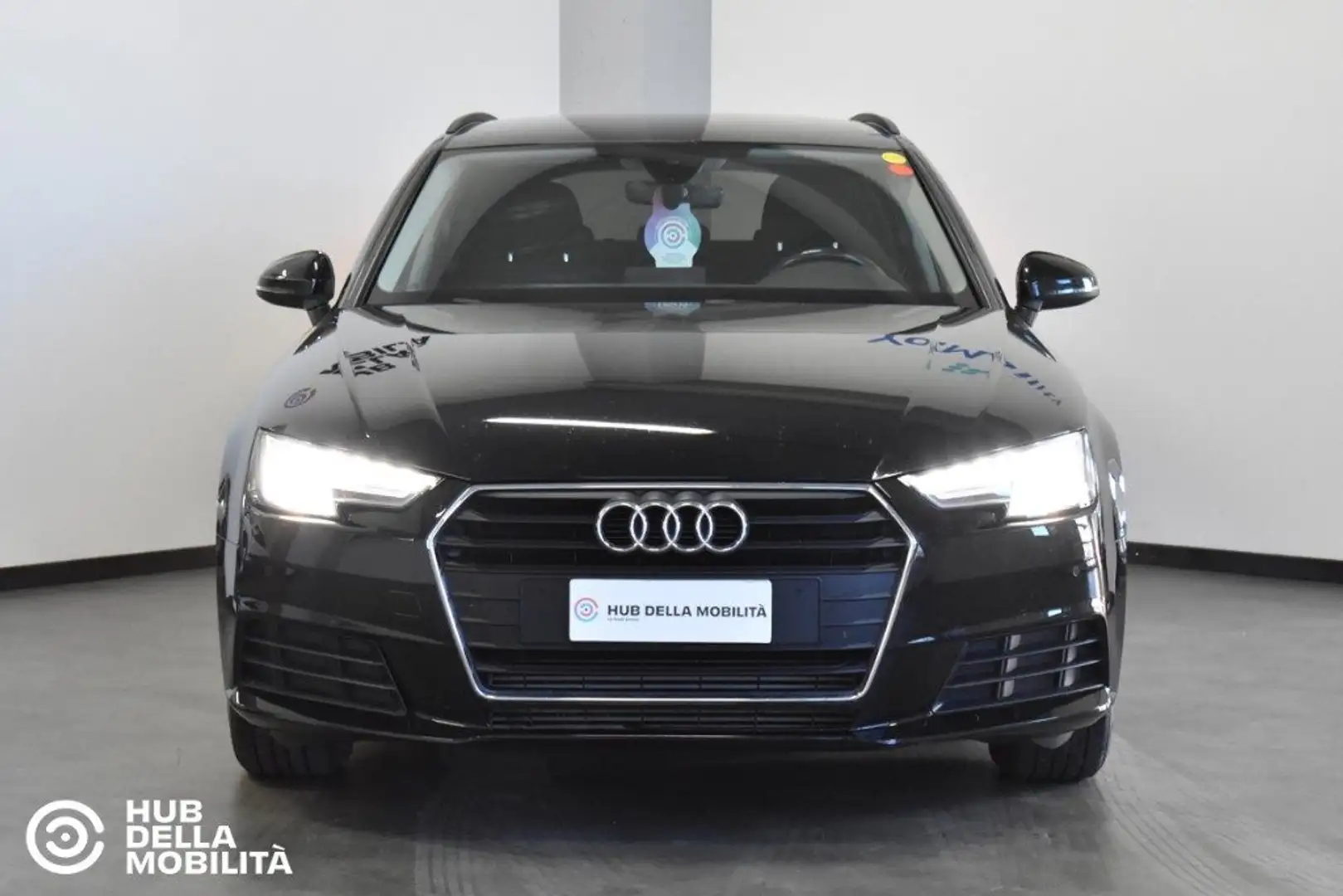 Audi A4 Avant 2.0 TFSI g-tron Noir - 1