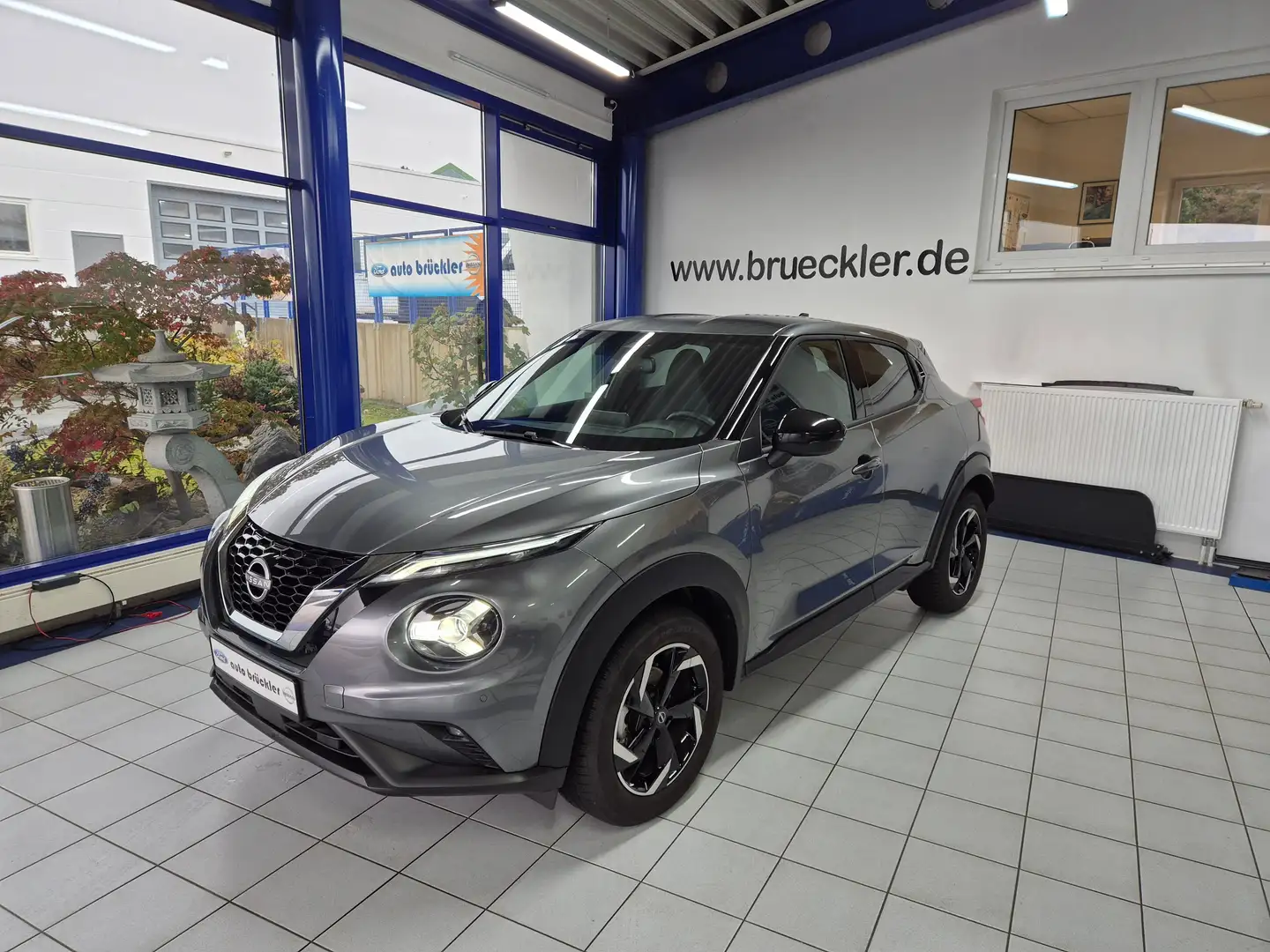 Nissan Juke 1.0 DIG-T N-Connecta - LED - DAB - Kamera - Gris - 1