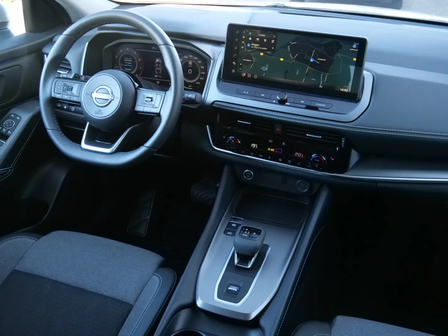 Nissan Qashqai 1.3 MHEV 158 Pk Xtronic N-Connecta Automaat Apple Grijs - 2