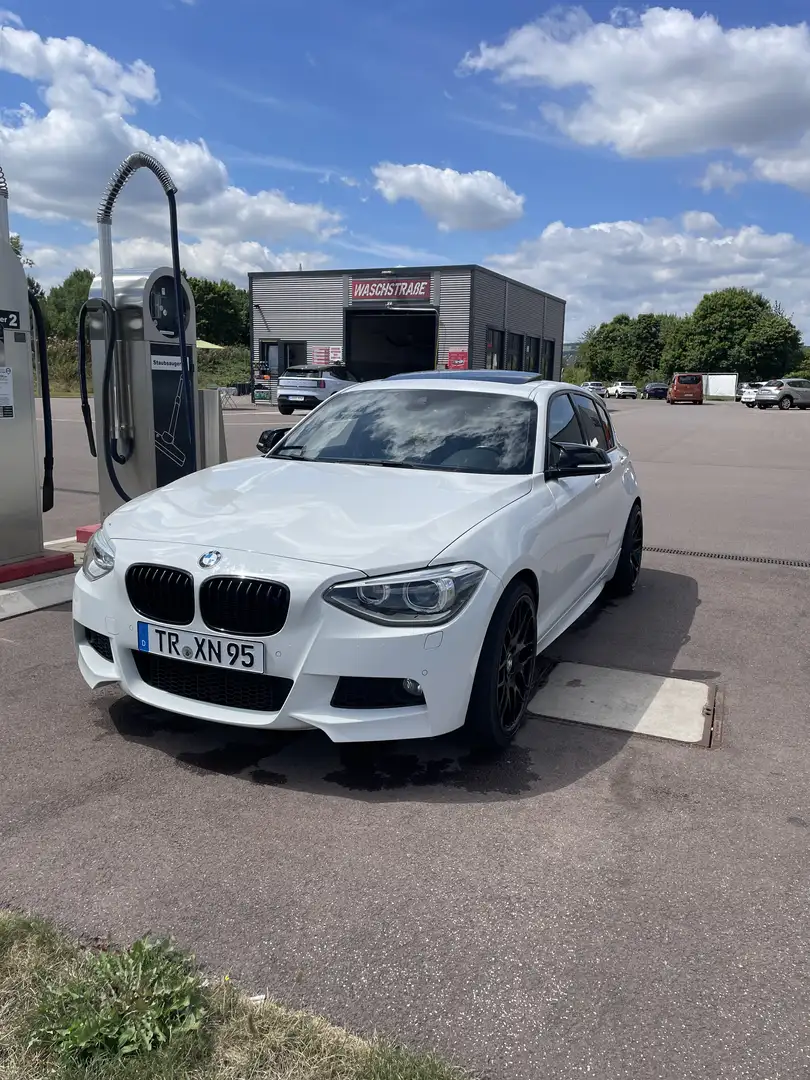 BMW 120 120d xDrive M-Paket Vollausstattung Weiß - 1