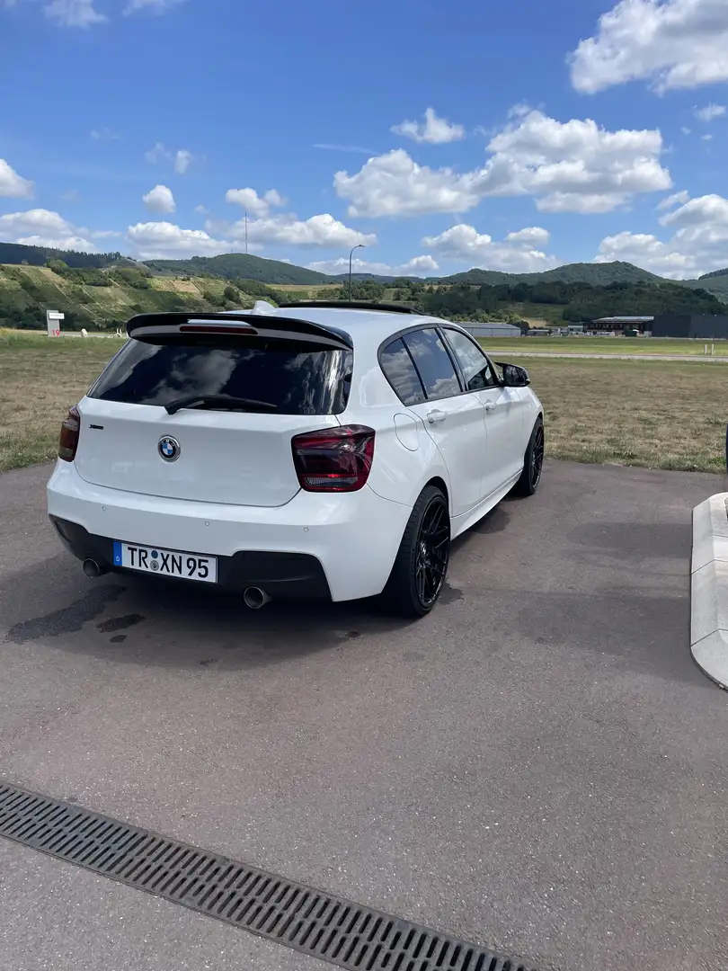 BMW 120 120d xDrive M-Paket Vollausstattung Weiß - 2