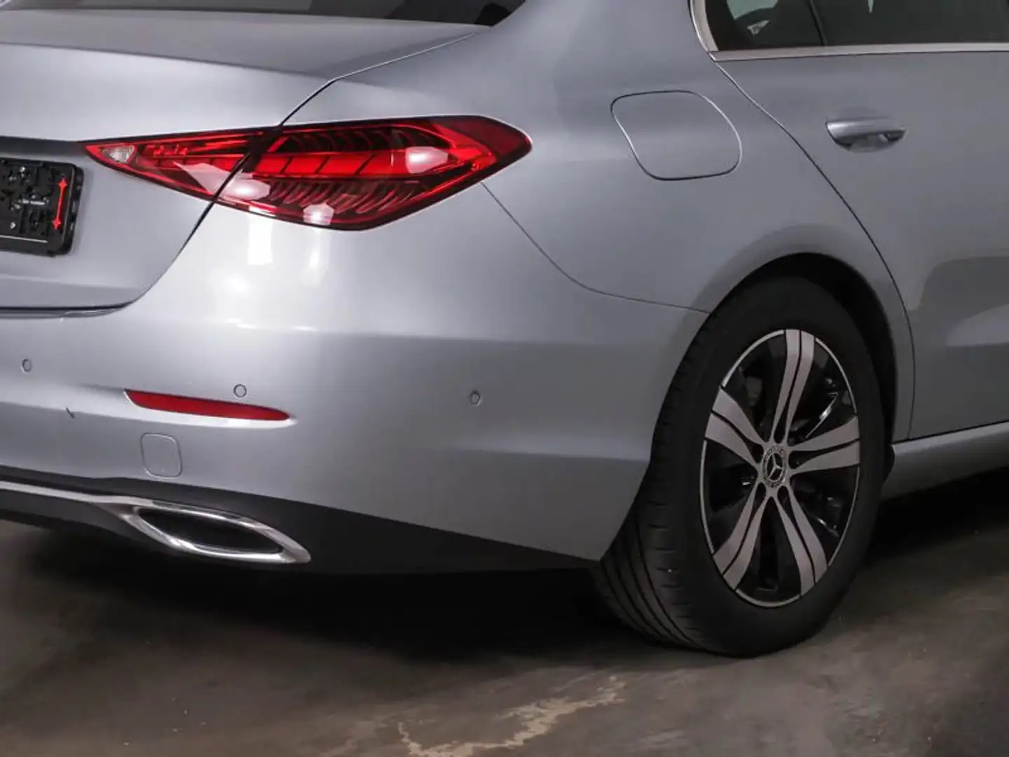 Mercedes-Benz C 200 Avantgarde Adv Pano AHK Winter Kamera LED Silber - 2