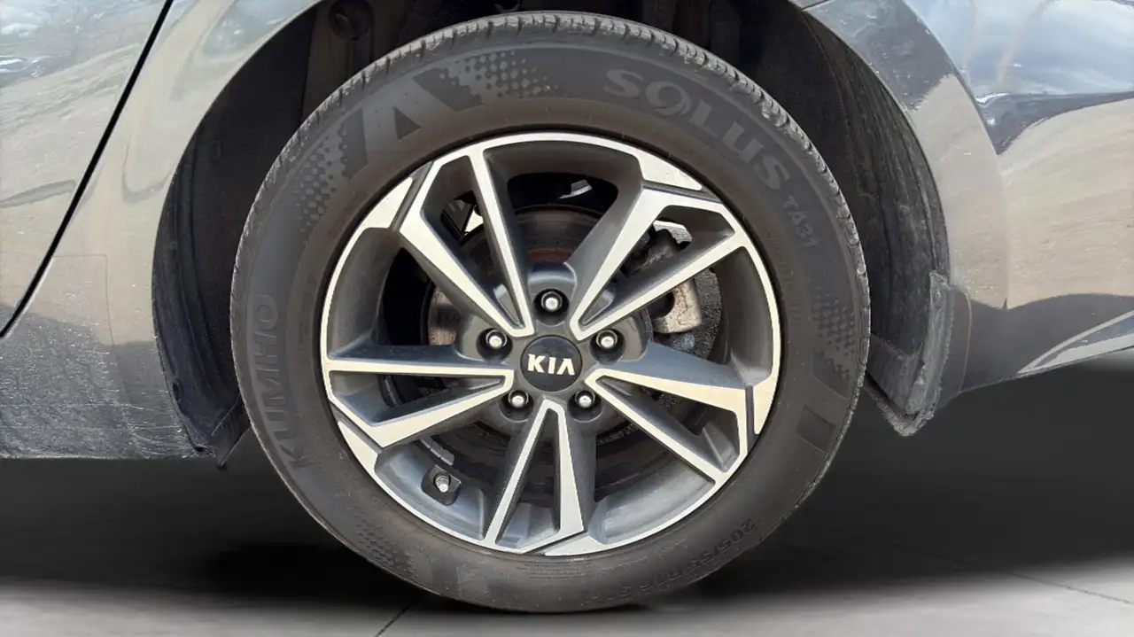 Kia Forte снимка Kia Forte
