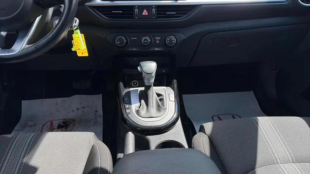 Kia Forte снимка Kia Forte