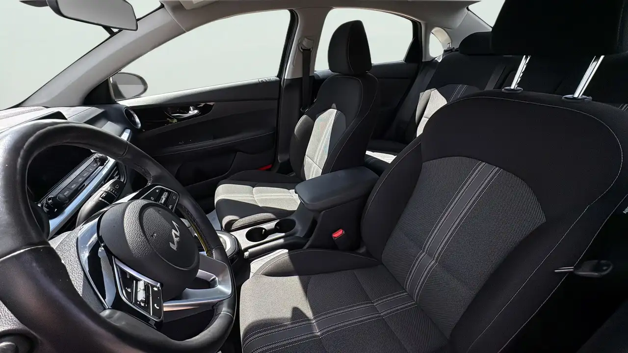 Kia Forte снимка Kia Forte